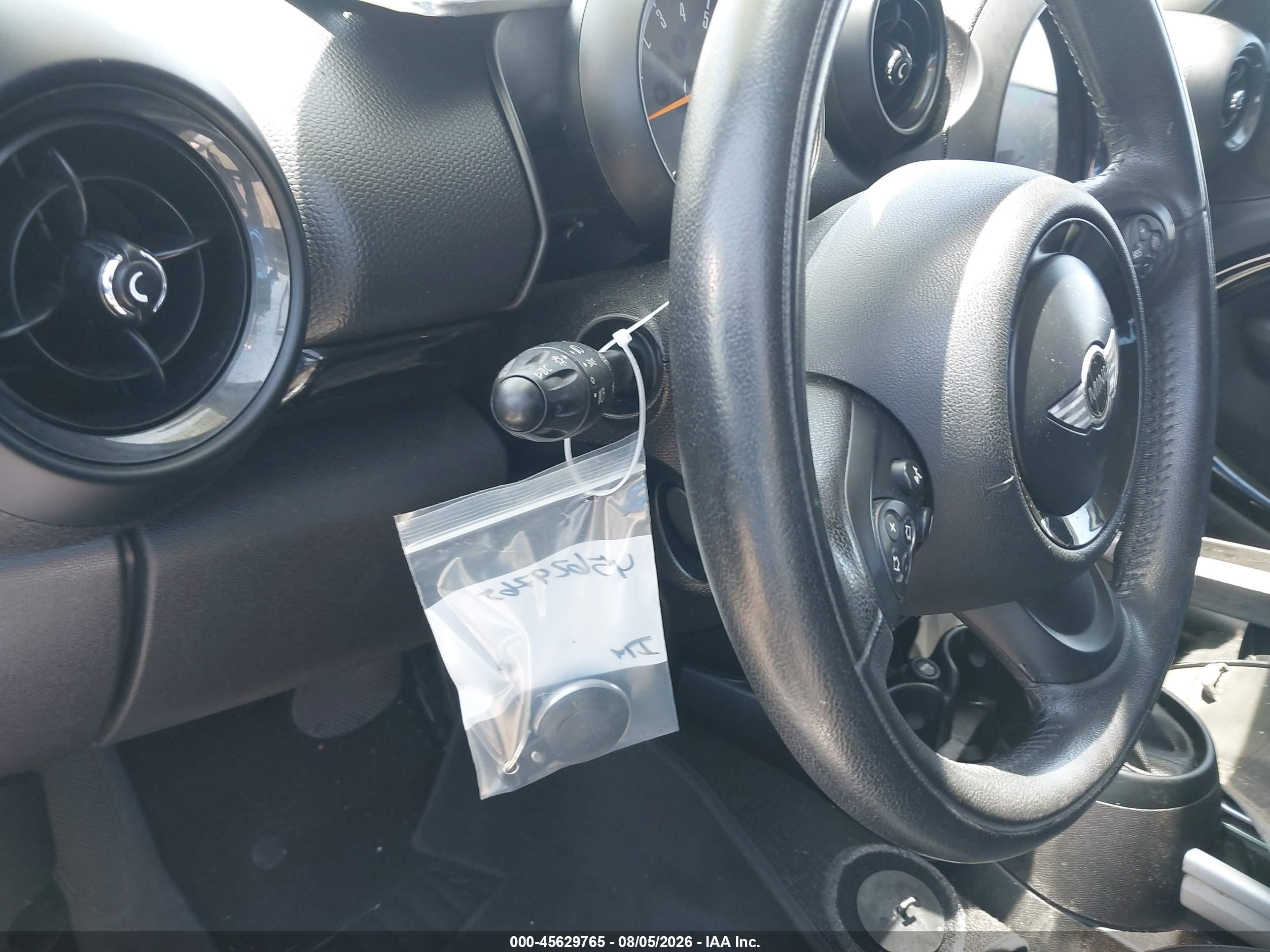 2015 Mini Countryman Cooper Silver vin: WMWZB3C59FWR43503