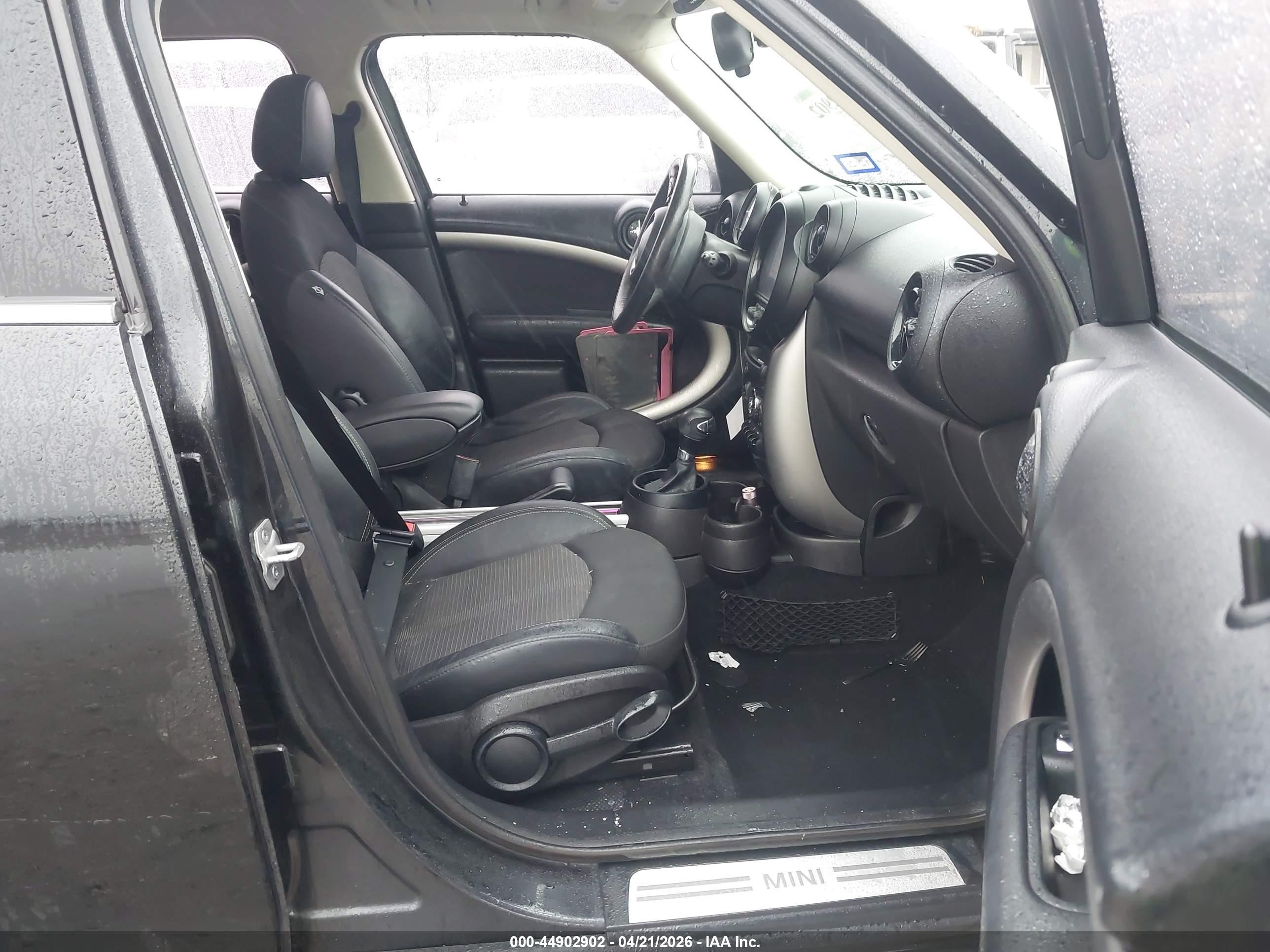 2014 Mini Countryman Cooper Black vin: WMWZB3C5XEWR39569