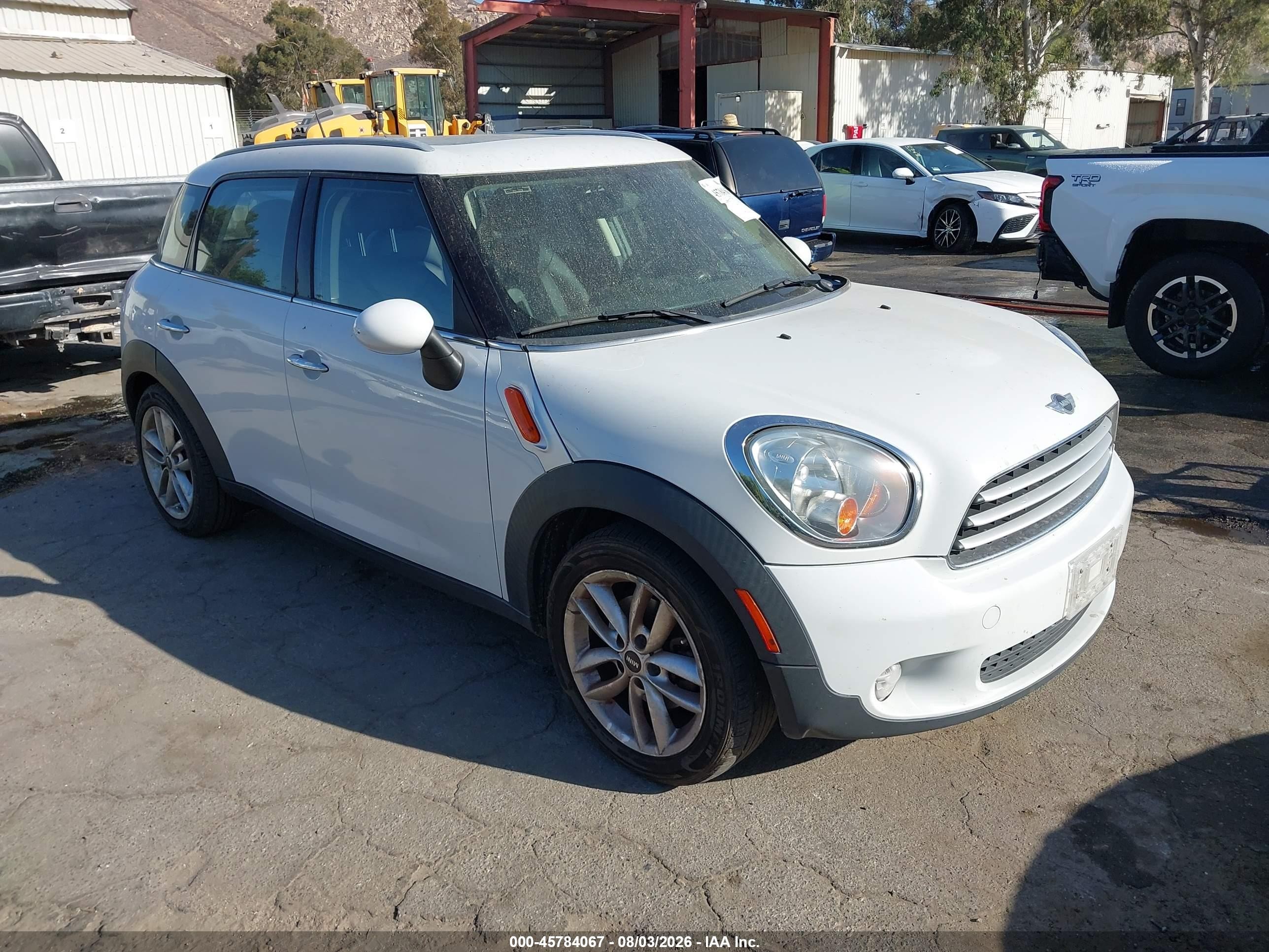 2014 Mini Countryman Cooper White vin: WMWZB3C5XEWR42004