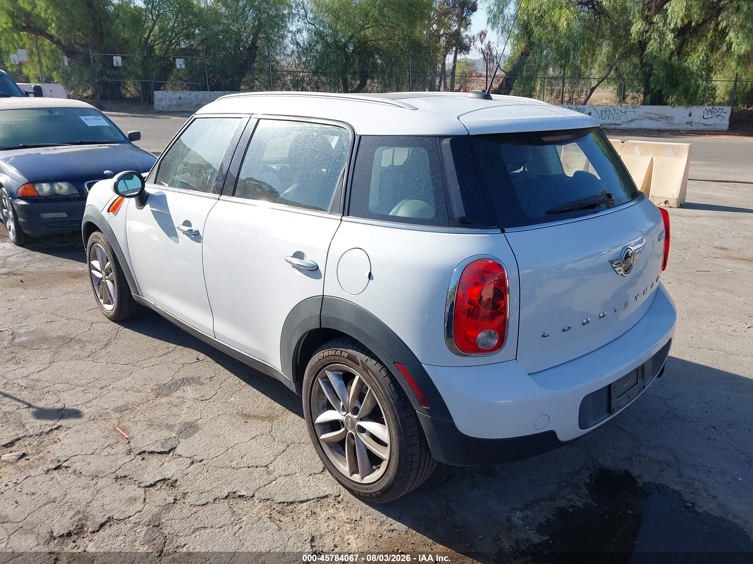 2014 Mini Countryman Cooper White vin: WMWZB3C5XEWR42004
