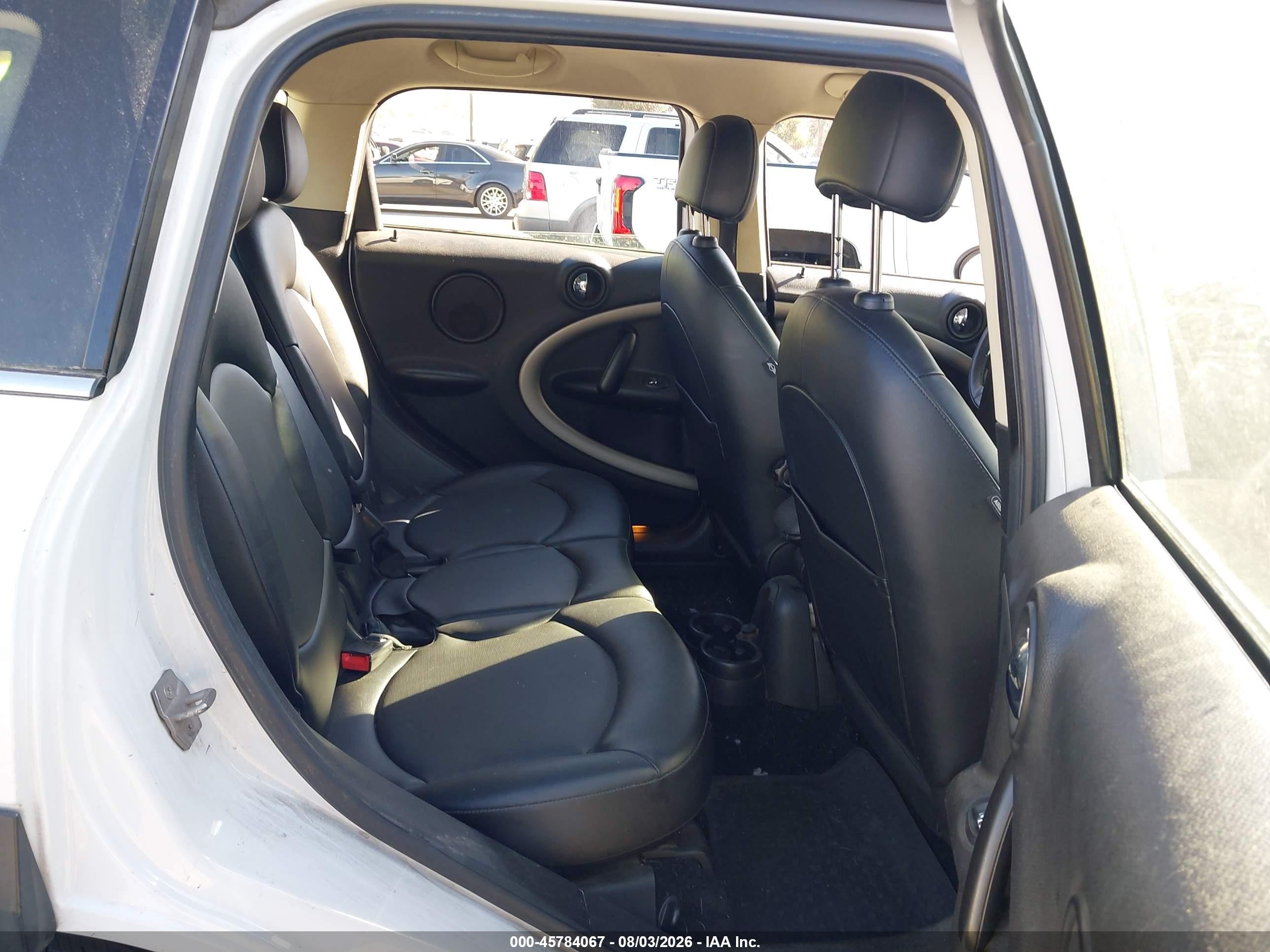 2014 Mini Countryman Cooper White vin: WMWZB3C5XEWR42004