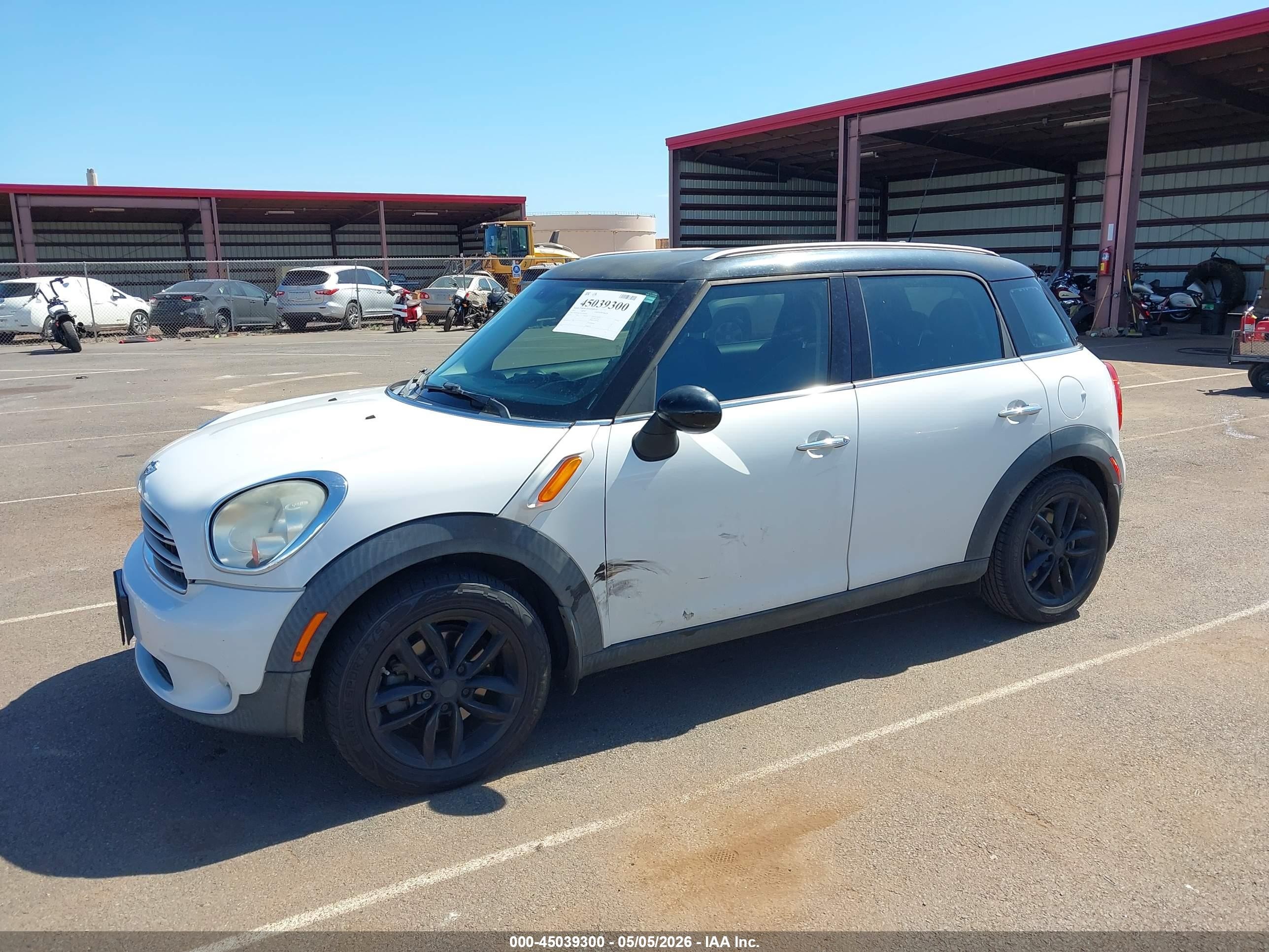 2015 Mini Countryman Cooper White vin: WMWZB3C5XFWR45034