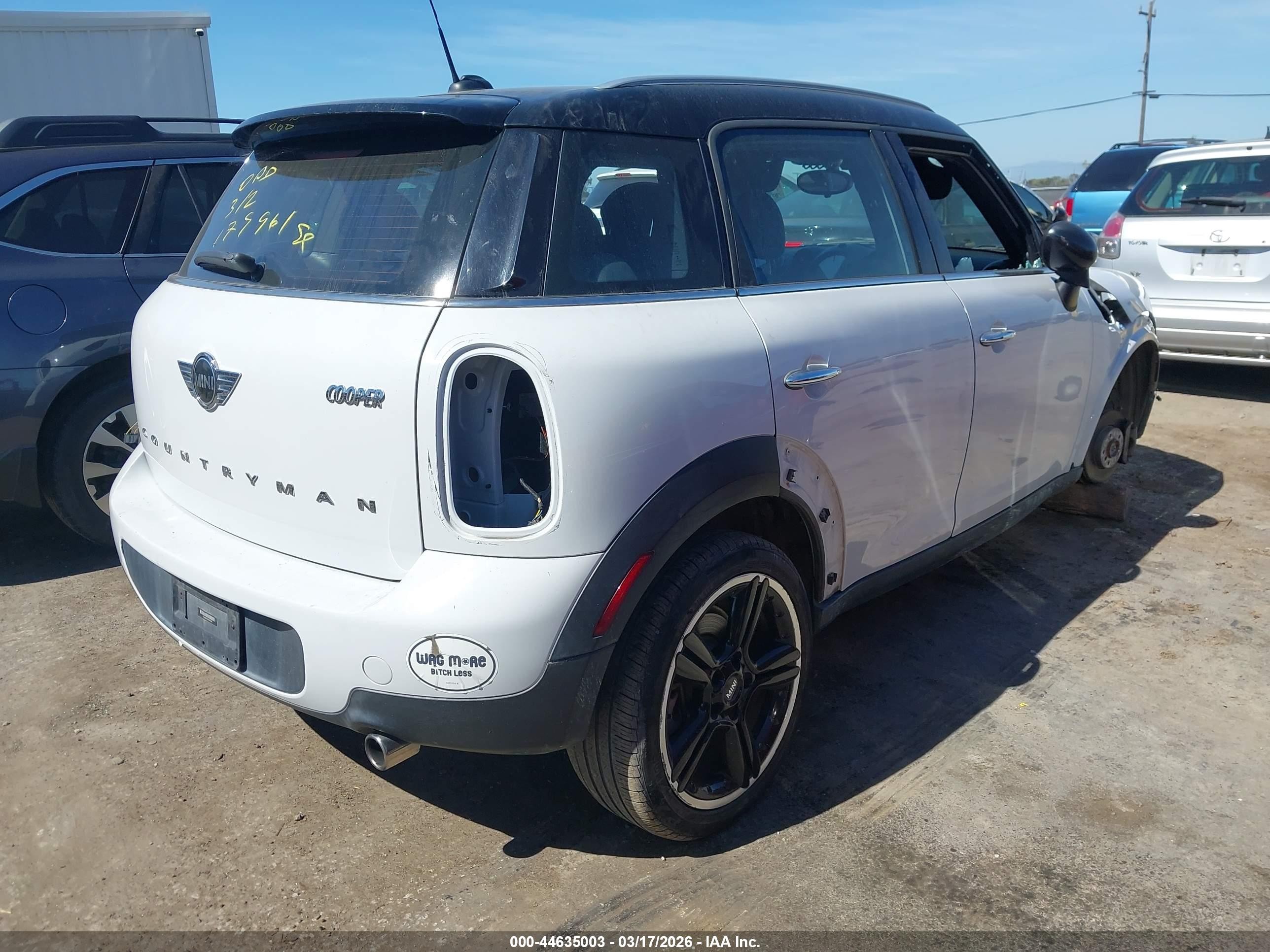 2016 Mini Countryman Cooper White vin: WMWZB3C5XGWM33386