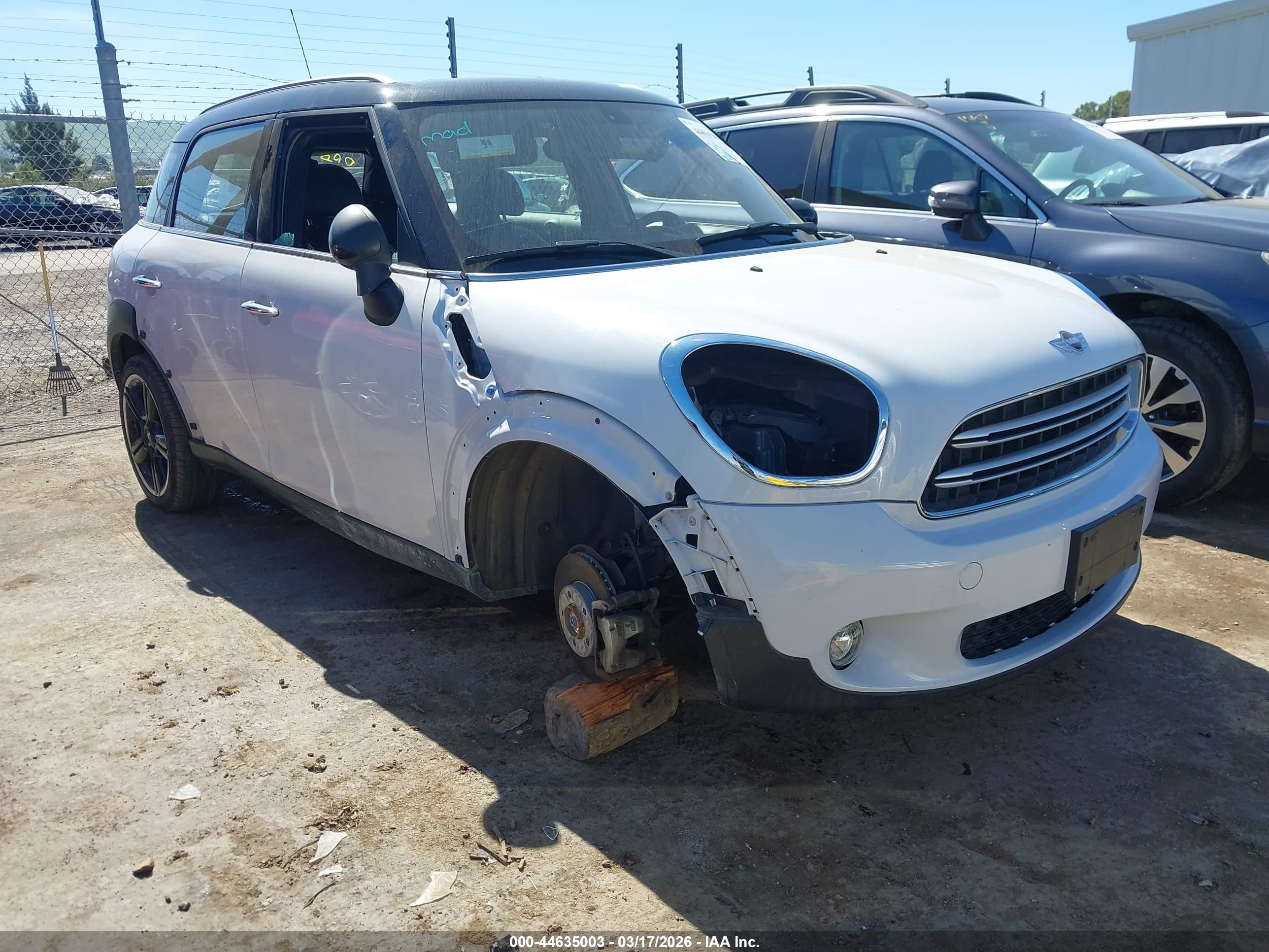 2016 Mini Countryman Cooper White vin: WMWZB3C5XGWM33386