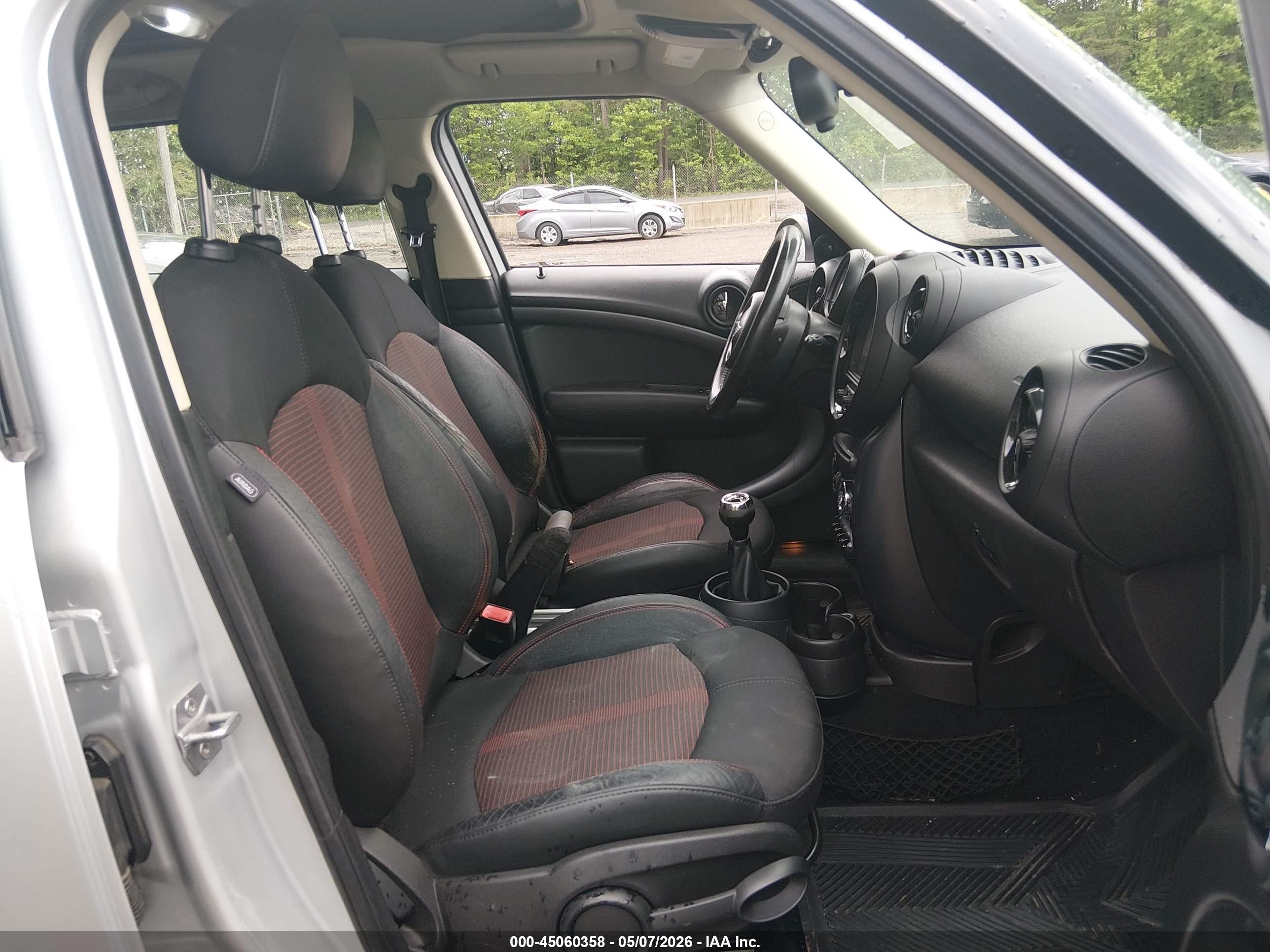 2013 Mini Countryman Cooper S Silver vin: WMWZC3C50DWM28397