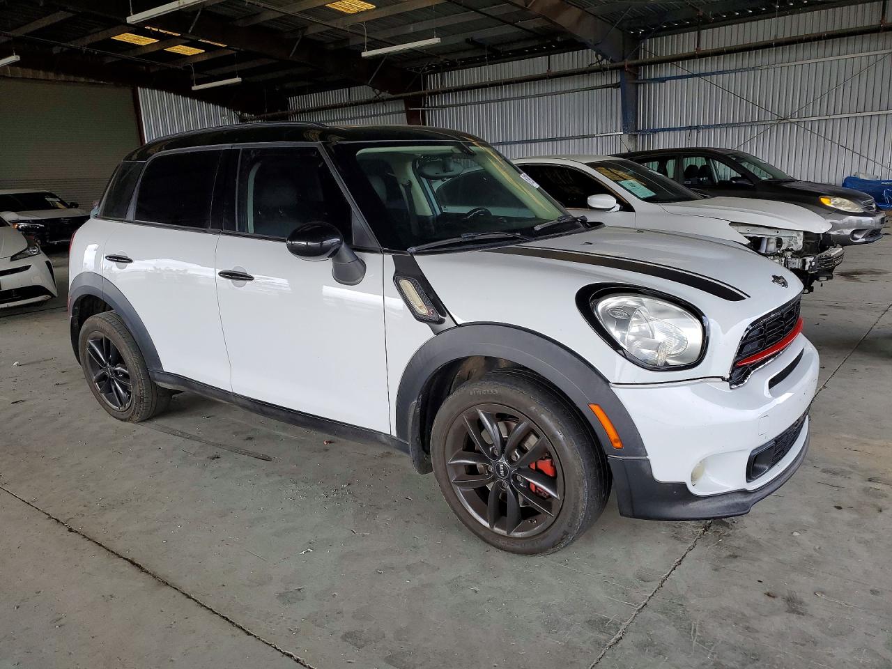 2014 Mini Cooper S Countryman White vin: WMWZC3C50EWP27924