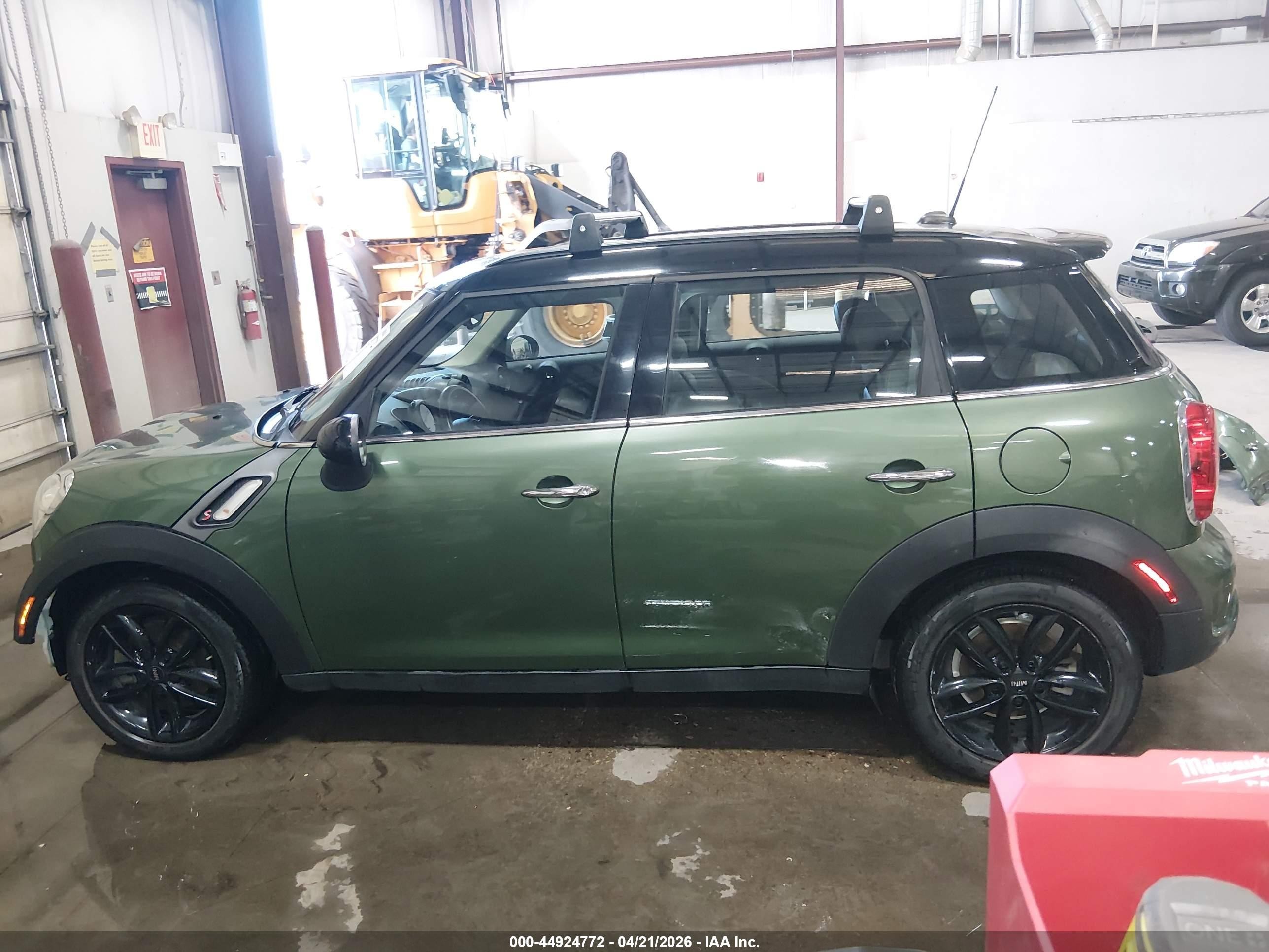 2015 Mini Countryman Cooper S Green vin: WMWZC3C52FWT02495