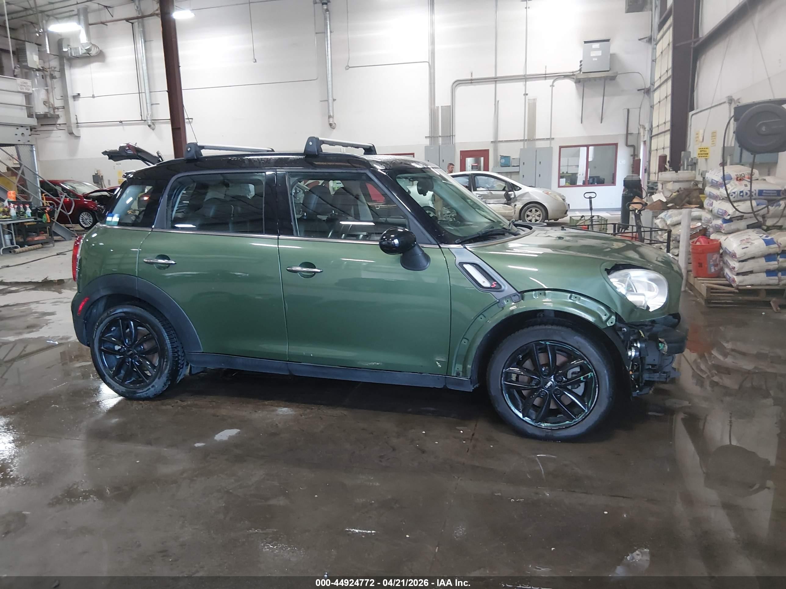 2015 Mini Countryman Cooper S Green vin: WMWZC3C52FWT02495