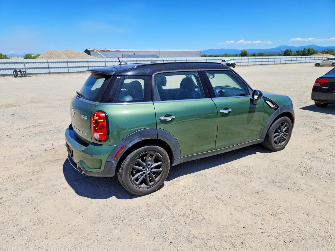 2015 Mini Cooper S Countryman Green vin: WMWZC3C52FWT05123