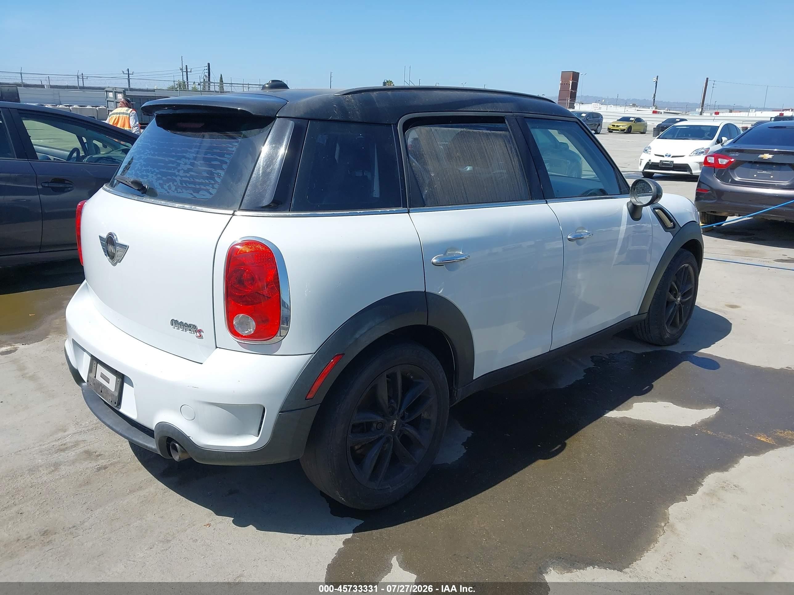 2012 Mini Cooper S Countryman White vin: WMWZC3C53CWM27940