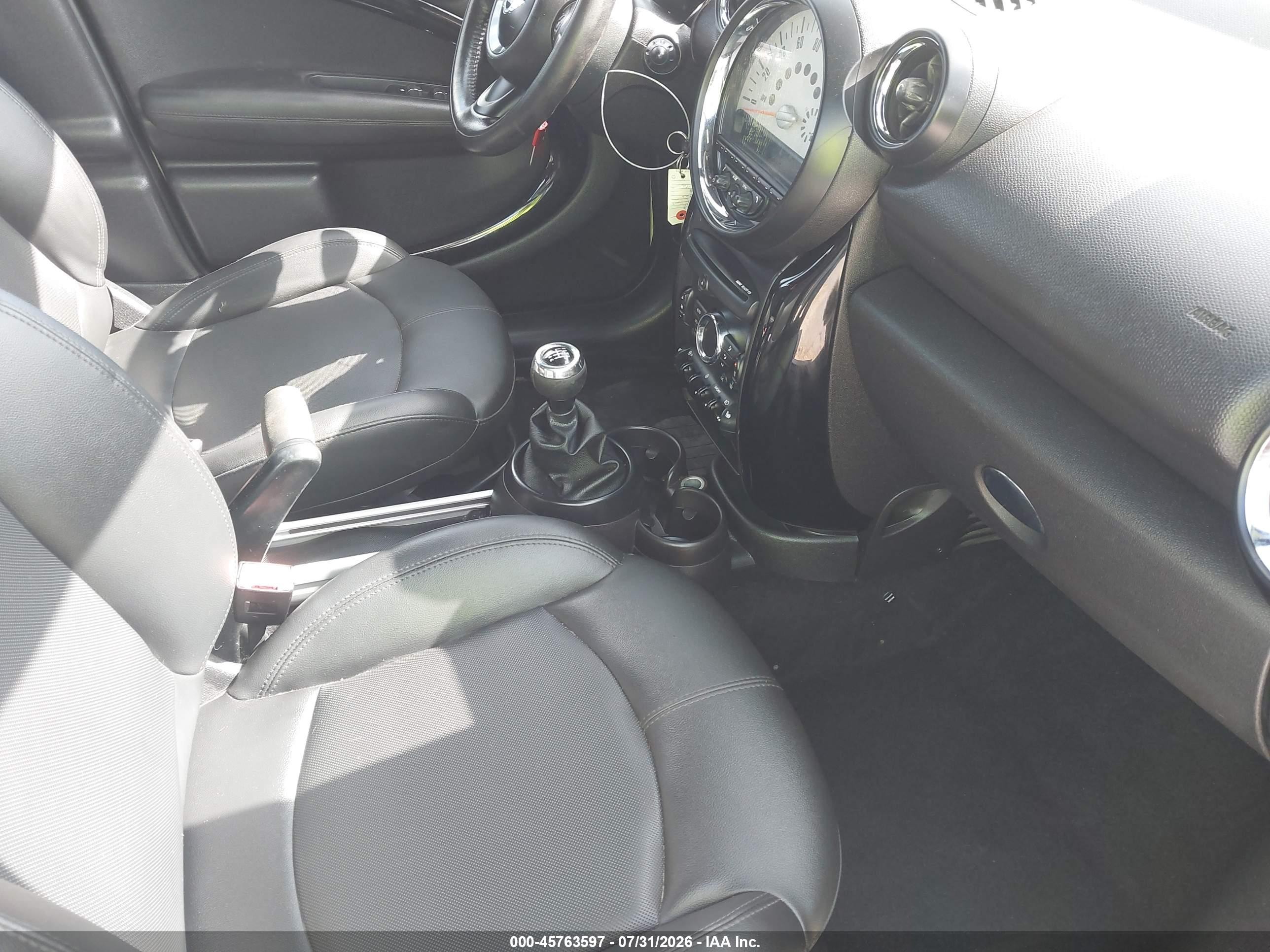 2013 Mini Countryman Cooper S White vin: WMWZC3C53DWP51178