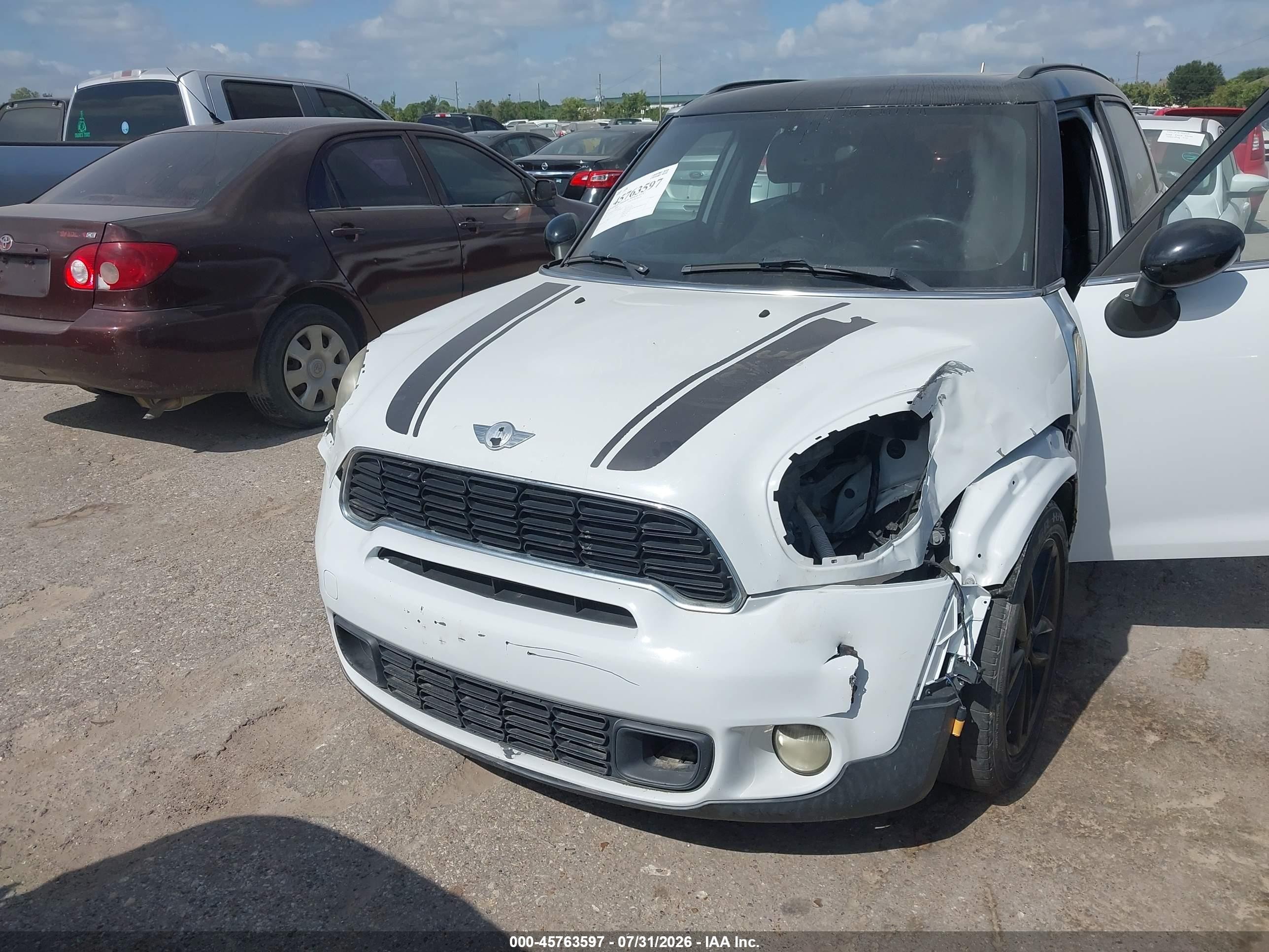 2013 Mini Countryman Cooper S White vin: WMWZC3C53DWP51178