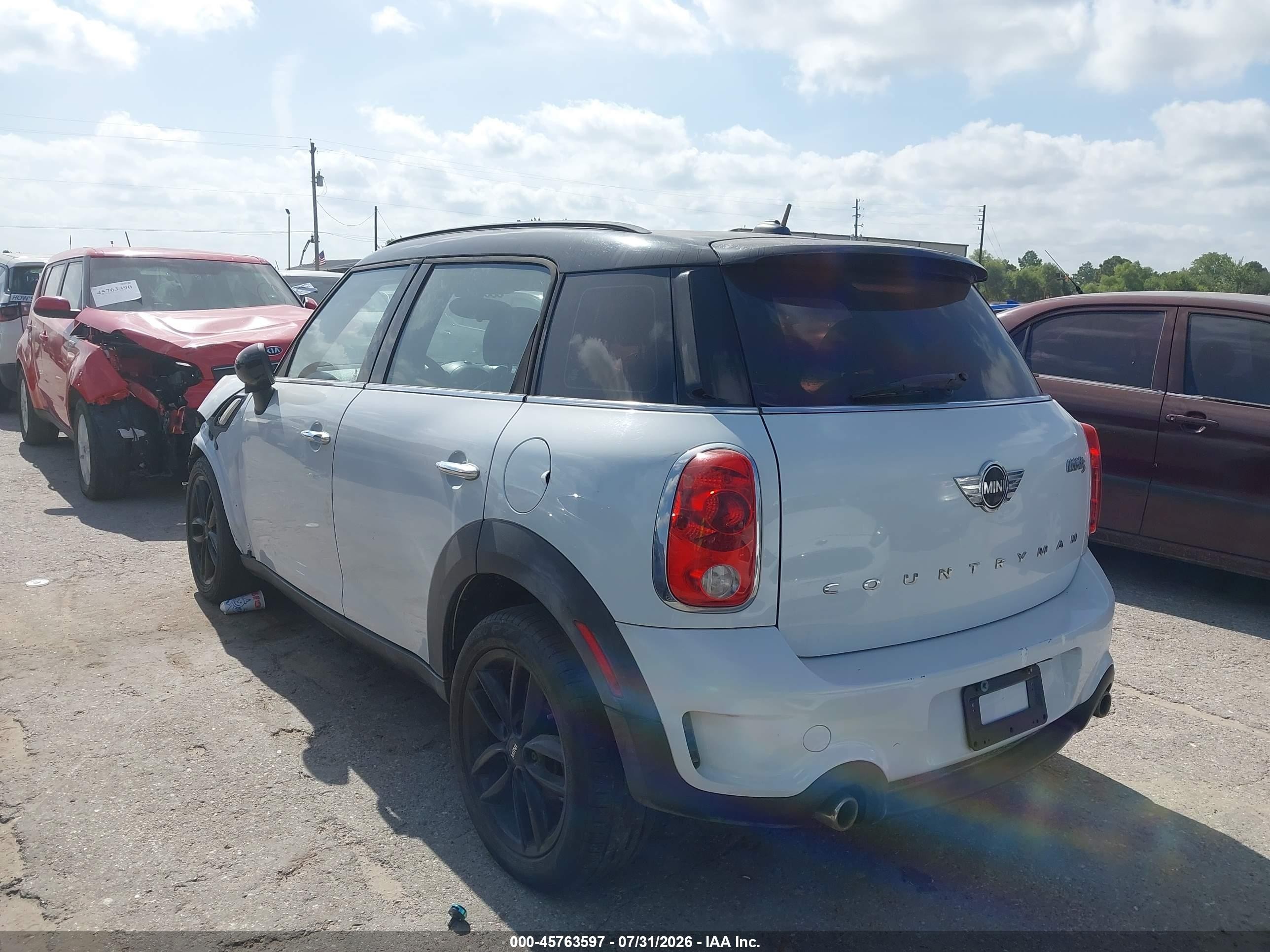 2013 Mini Countryman Cooper S White vin: WMWZC3C53DWP51178