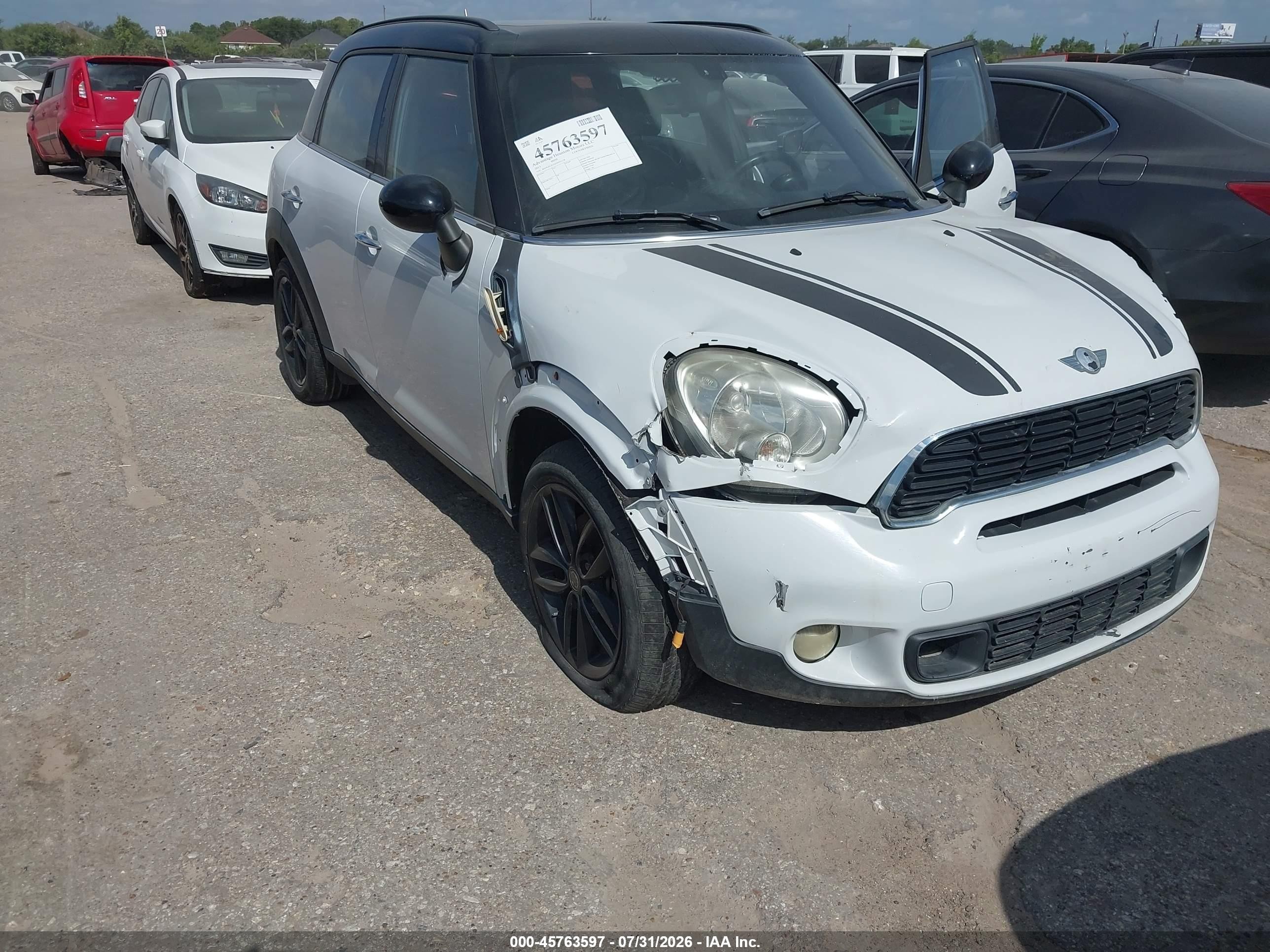 2013 Mini Countryman Cooper S White vin: WMWZC3C53DWP51178