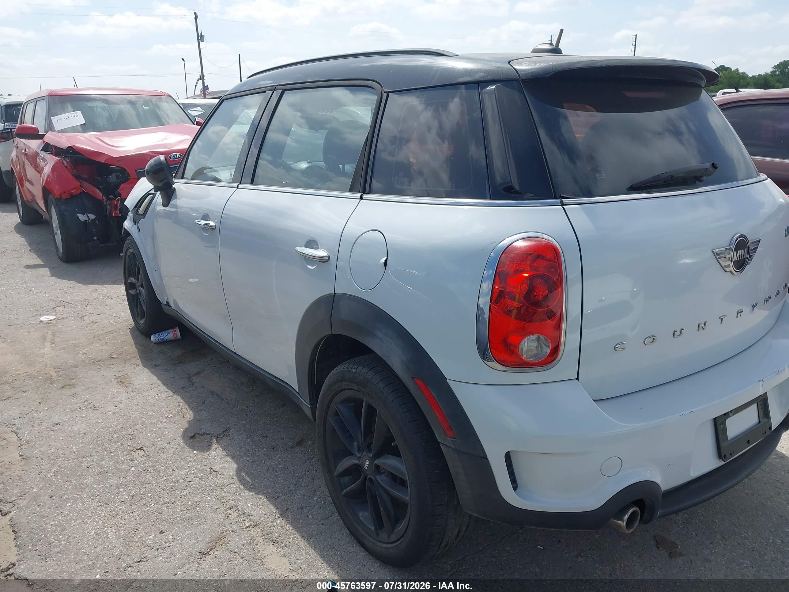 2013 Mini Countryman Cooper S White vin: WMWZC3C53DWP51178
