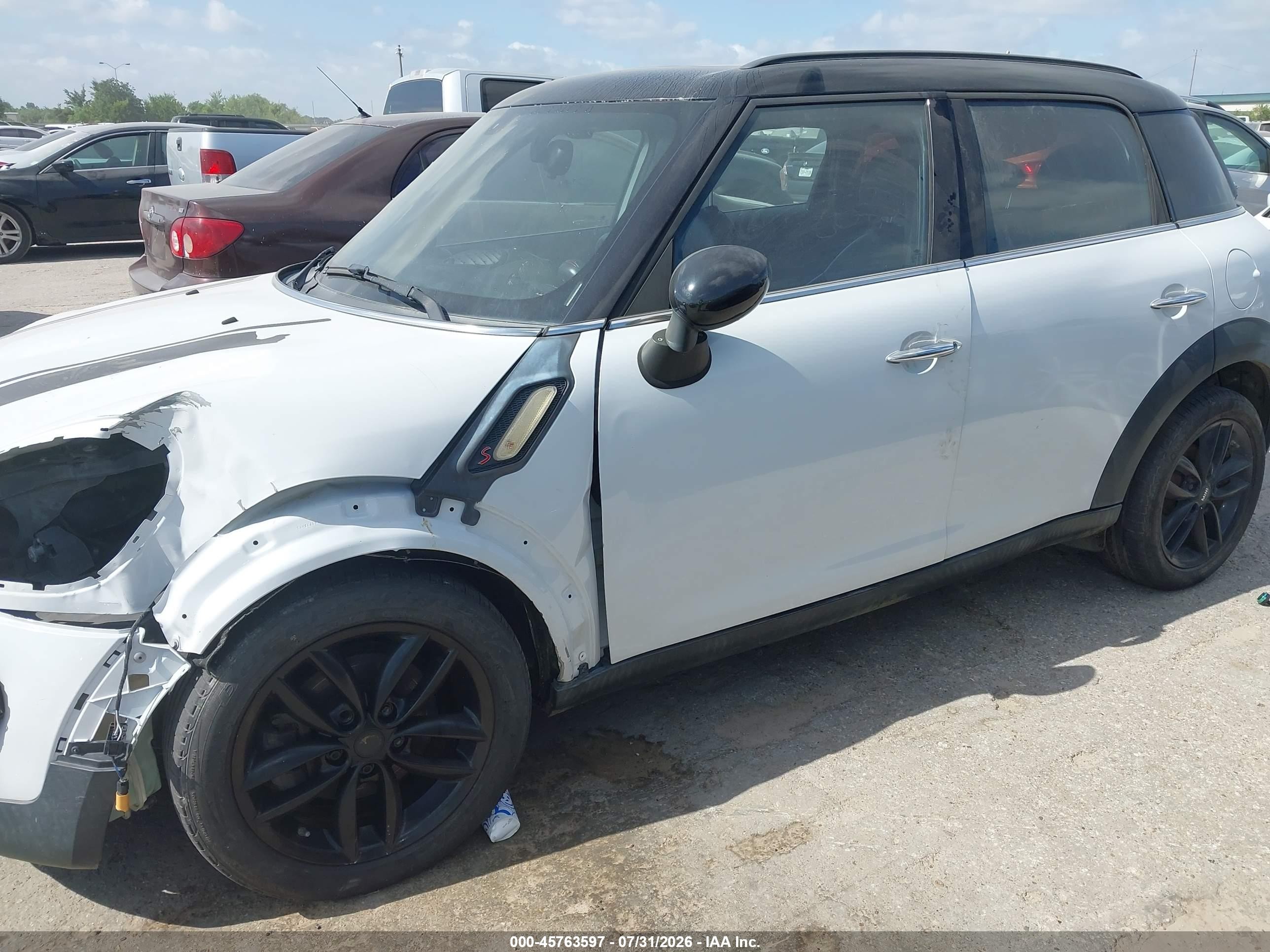 2013 Mini Countryman Cooper S White vin: WMWZC3C53DWP51178