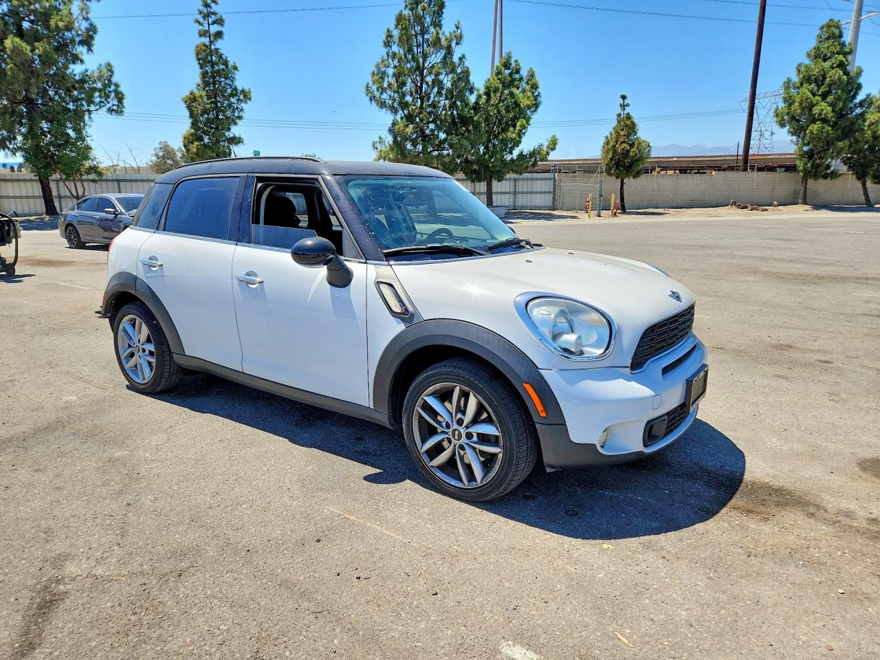 2012 Mini Cooper S Countryman White vin: WMWZC3C54CWL82281