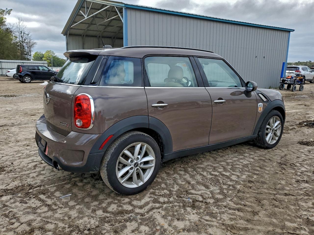 2013 Mini Cooper S Countryman Коричневый vin: WMWZC3C54DWP21302