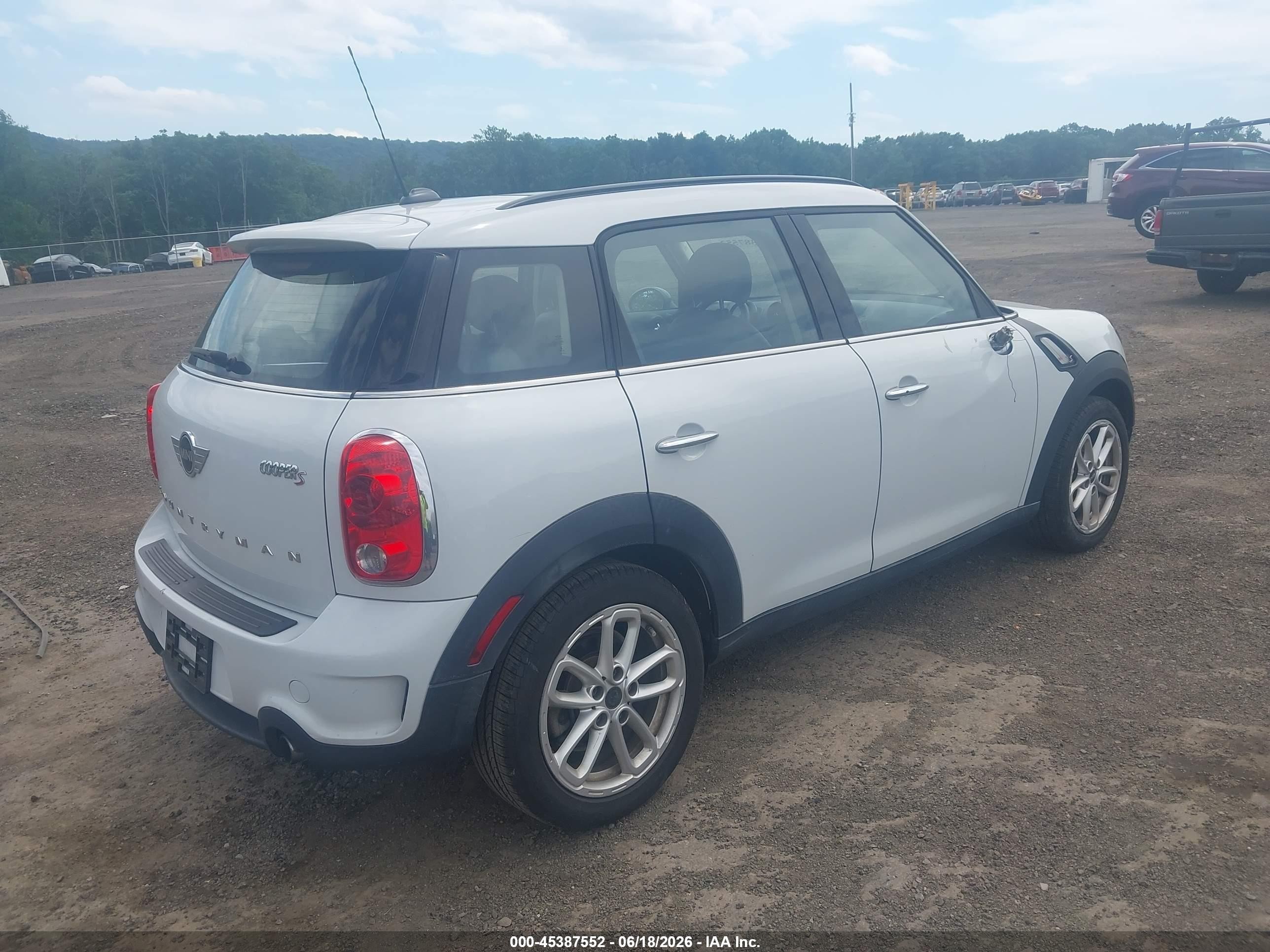 2015 Mini Countryman Cooper S White vin: WMWZC3C54FWT02336