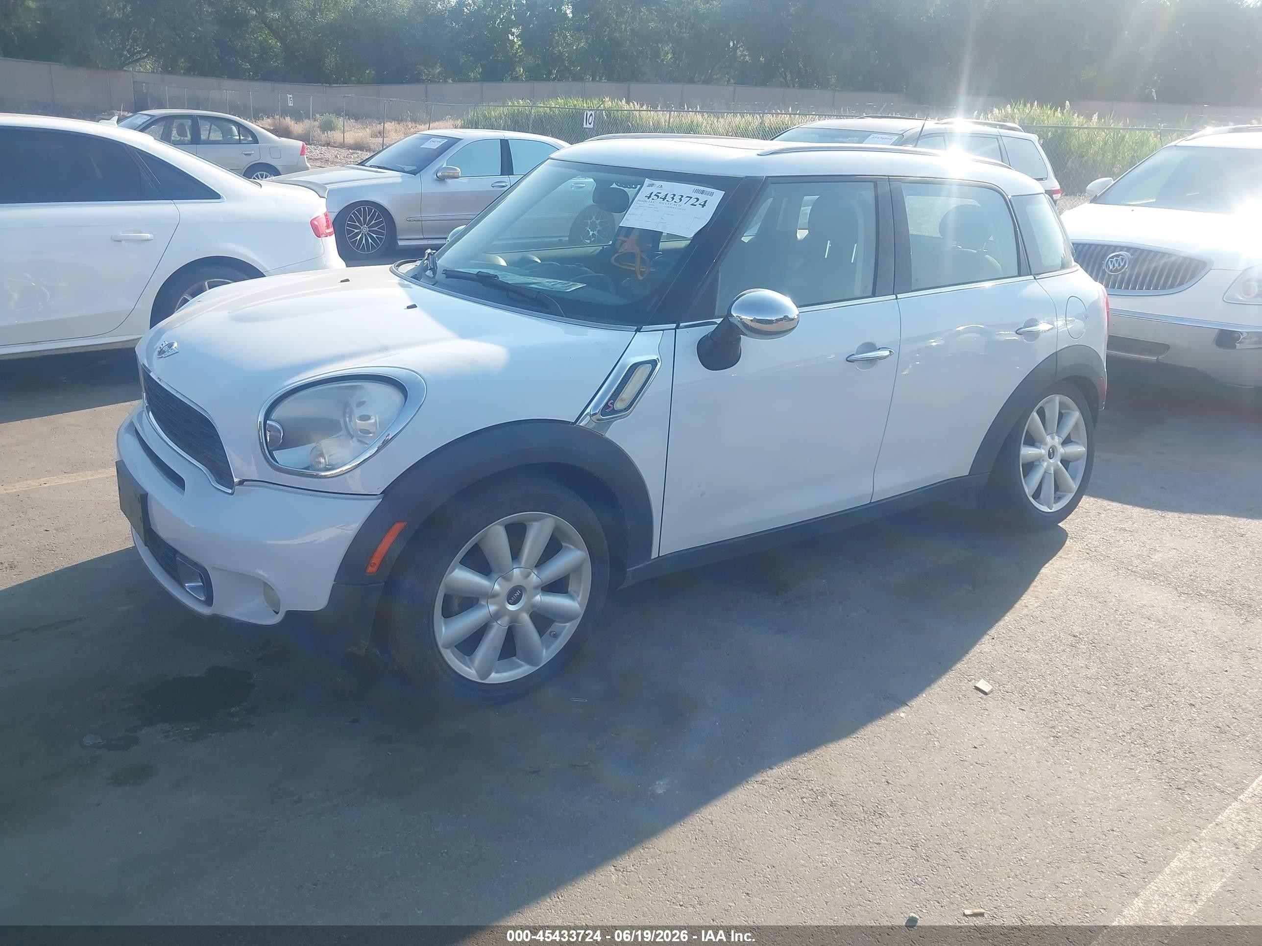 2011 Mini Cooper S Countryman   White vin: WMWZC3C55BWL79856