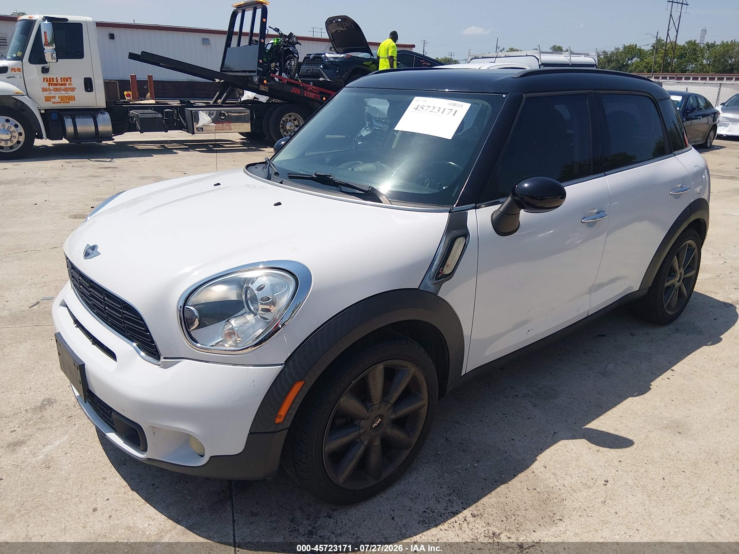 2012 Mini Cooper S Countryman   White vin: WMWZC3C55CWL81639