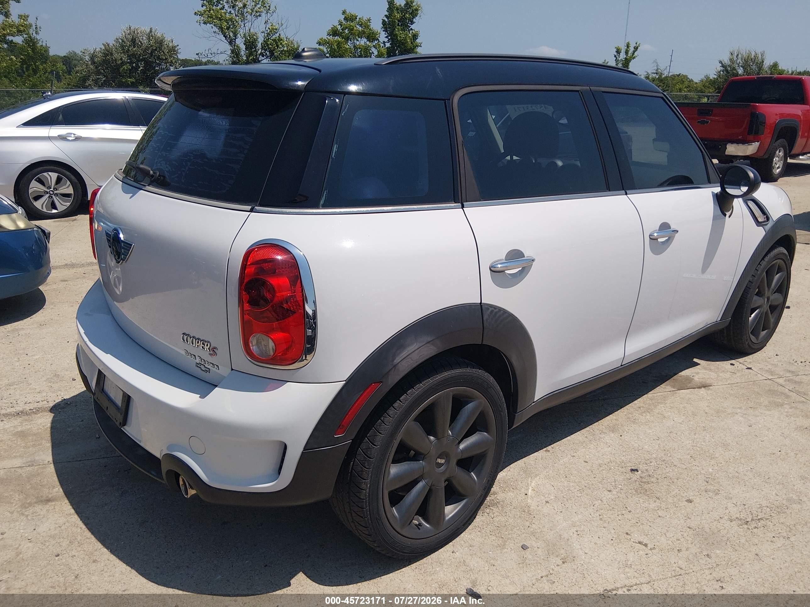 2012 Mini Cooper S Countryman   White vin: WMWZC3C55CWL81639