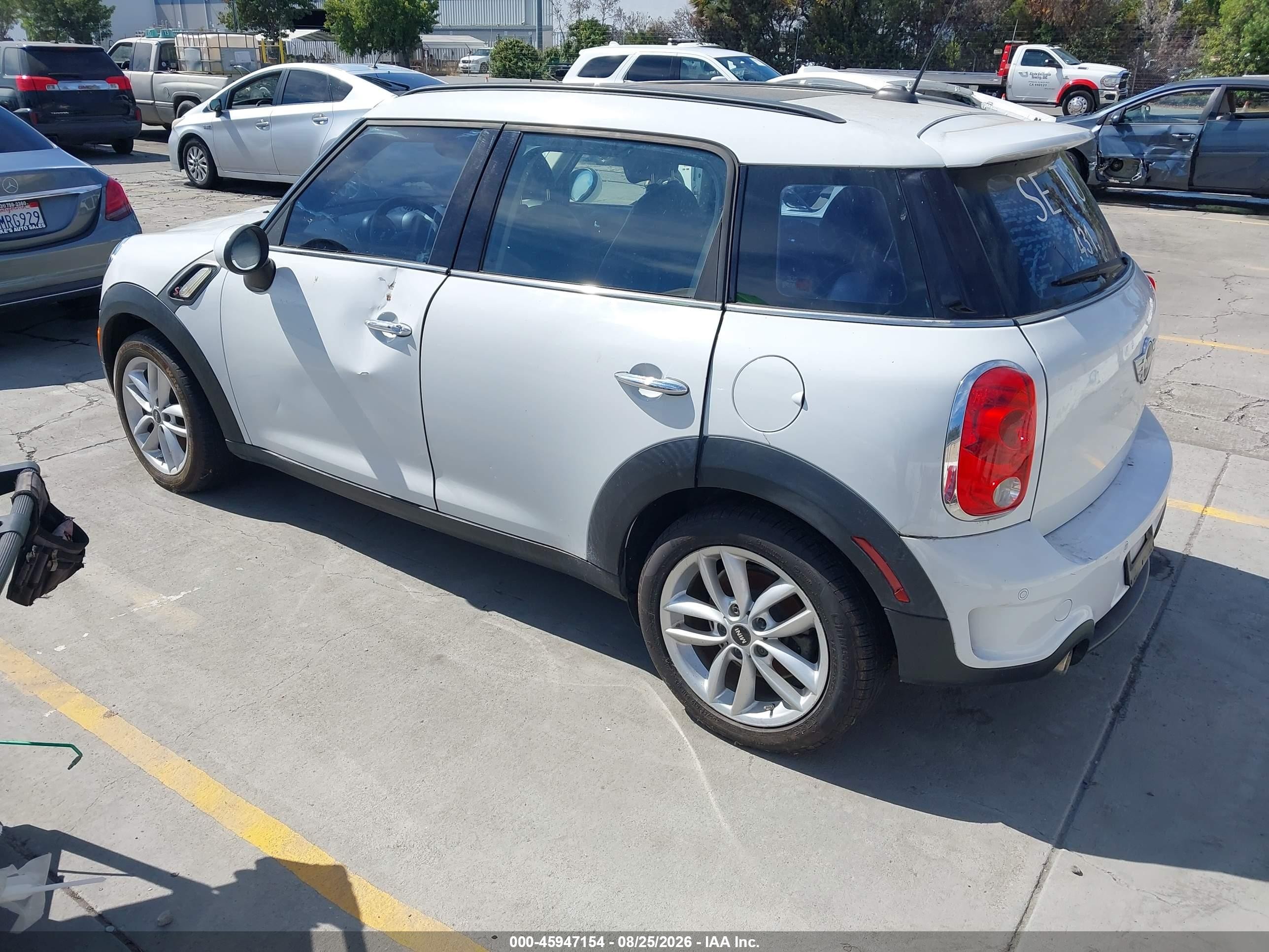 2012 Mini Cooper S Countryman   White vin: WMWZC3C55CWL83293