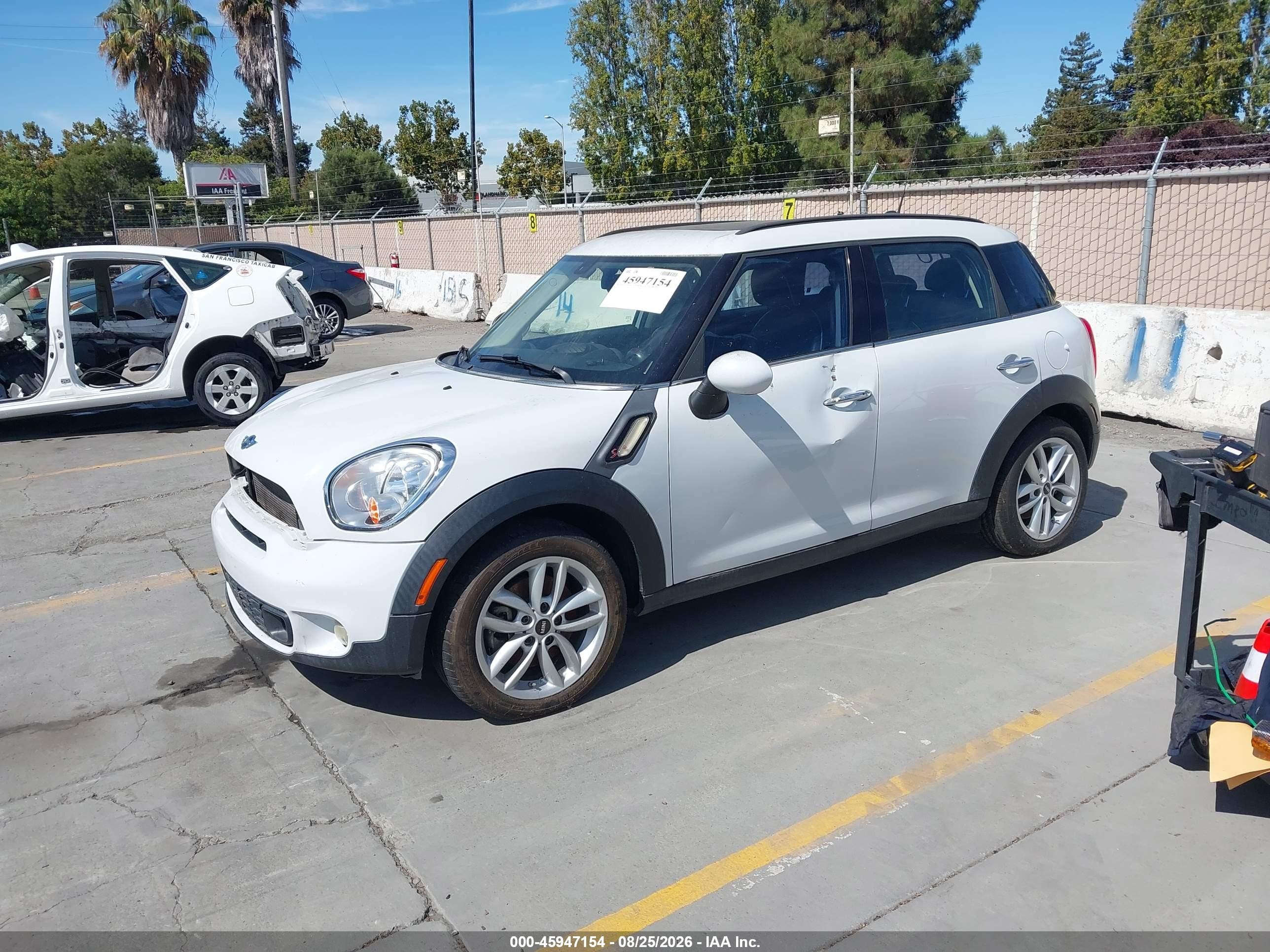 2012 Mini Cooper S Countryman   White vin: WMWZC3C55CWL83293