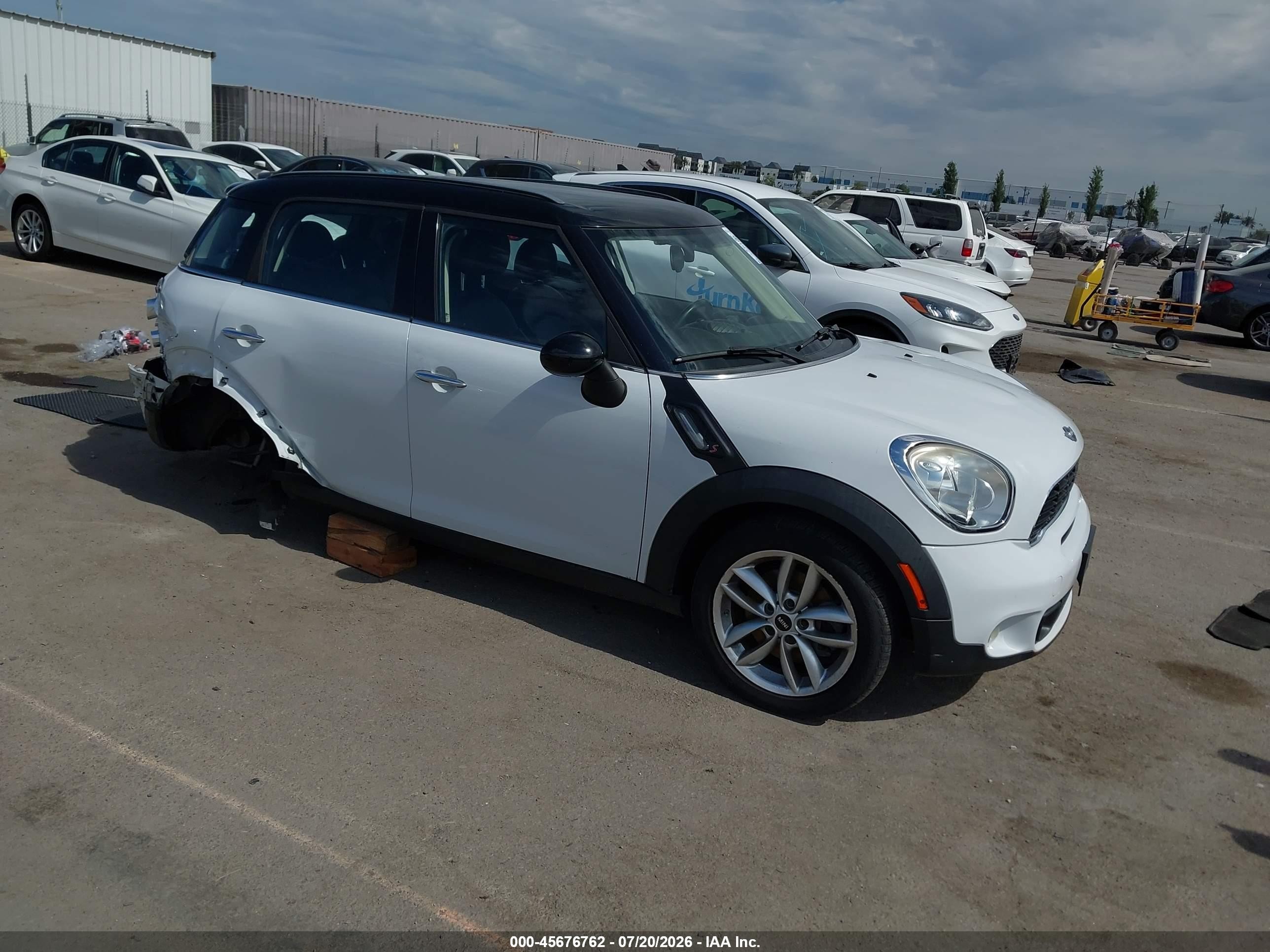 2014 Mini Countryman Cooper S White vin: WMWZC3C55EWP29555