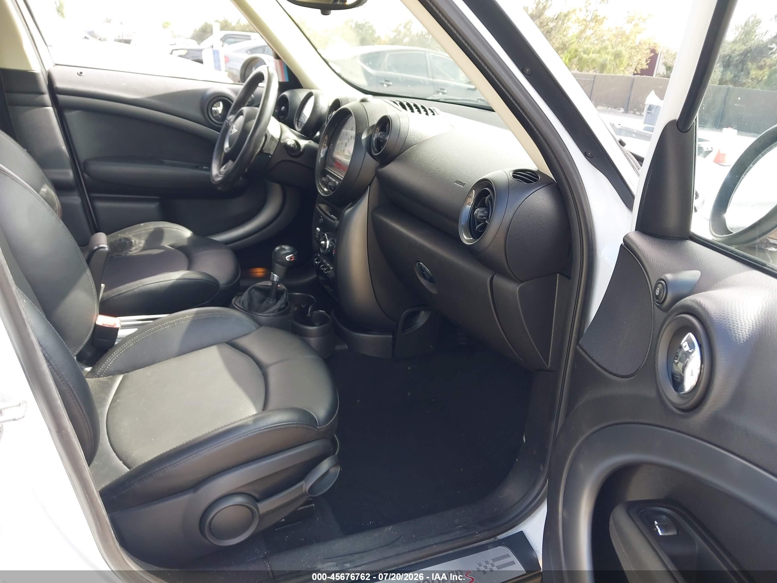2014 Mini Countryman Cooper S White vin: WMWZC3C55EWP29555