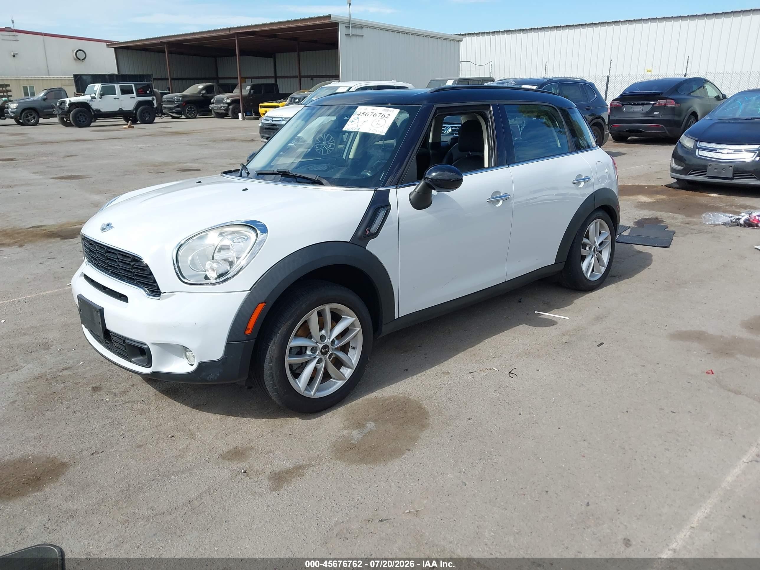 2014 Mini Countryman Cooper S White vin: WMWZC3C55EWP29555