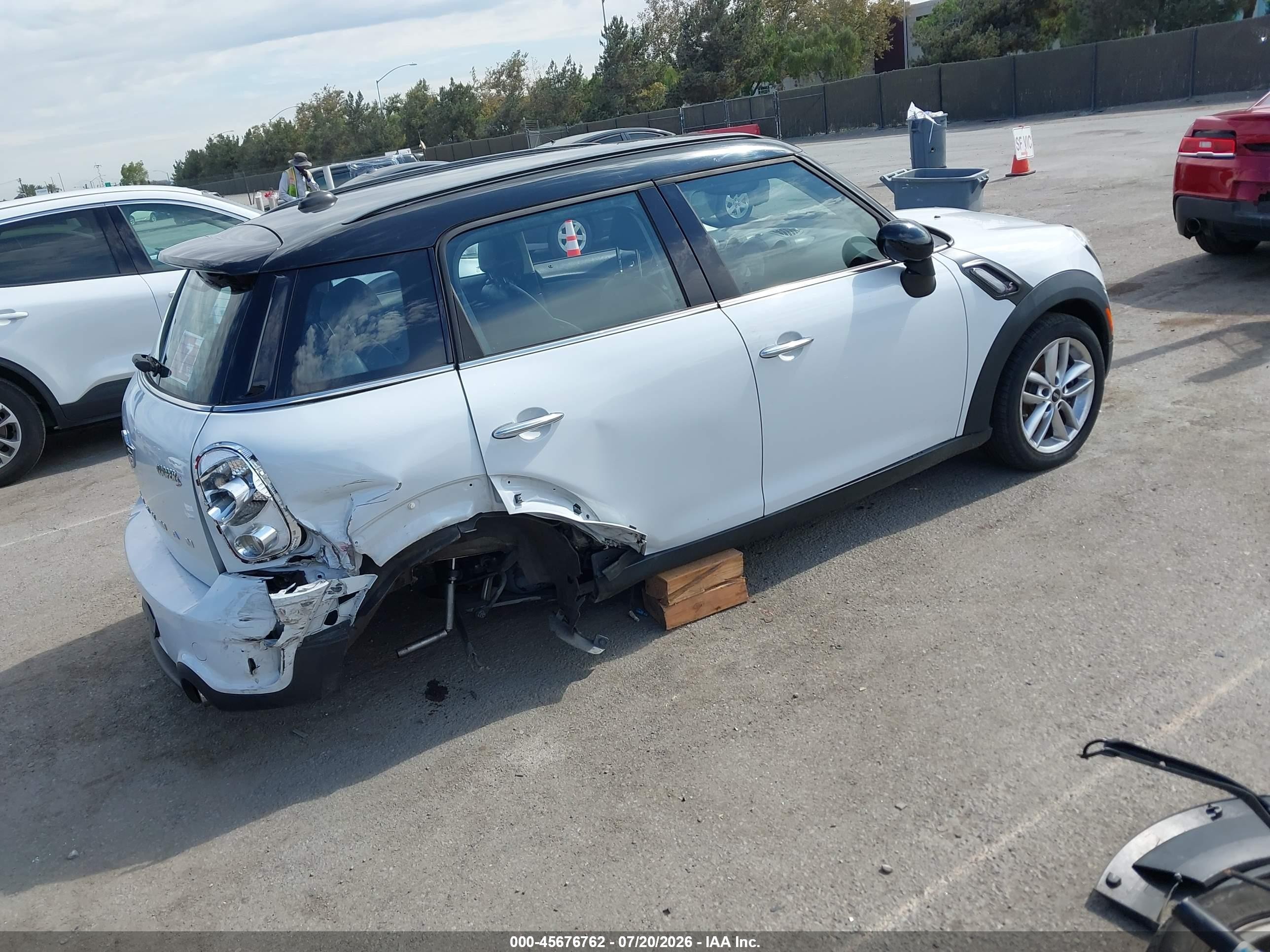 2014 Mini Countryman Cooper S White vin: WMWZC3C55EWP29555