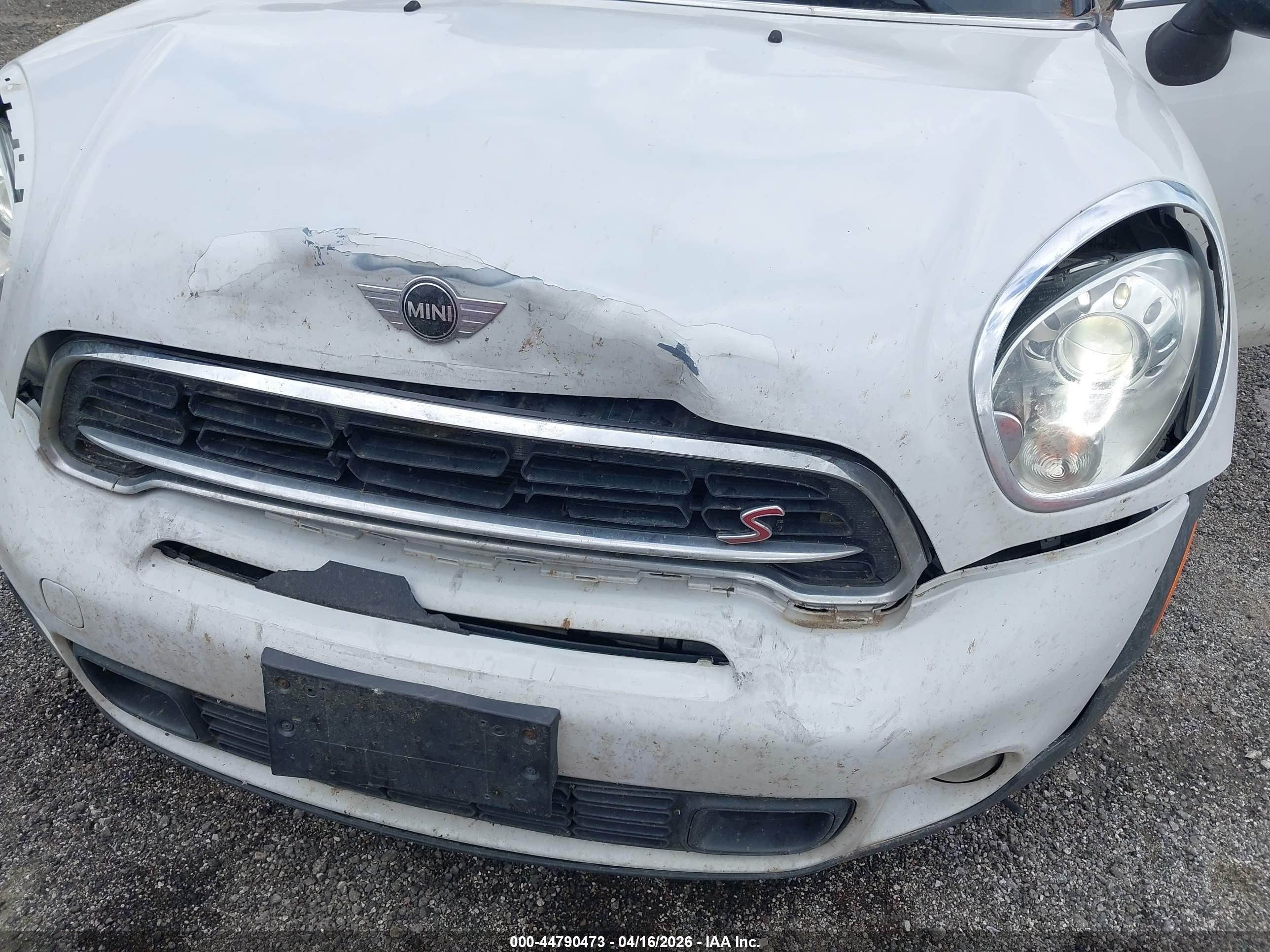2015 Mini Countryman Cooper S White vin: WMWZC3C55FWT06413