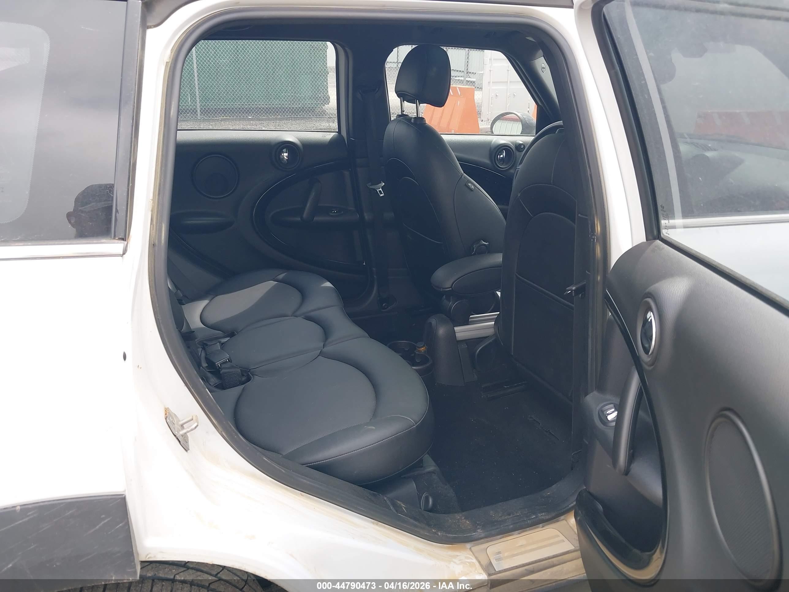 2015 Mini Countryman Cooper S White vin: WMWZC3C55FWT06413