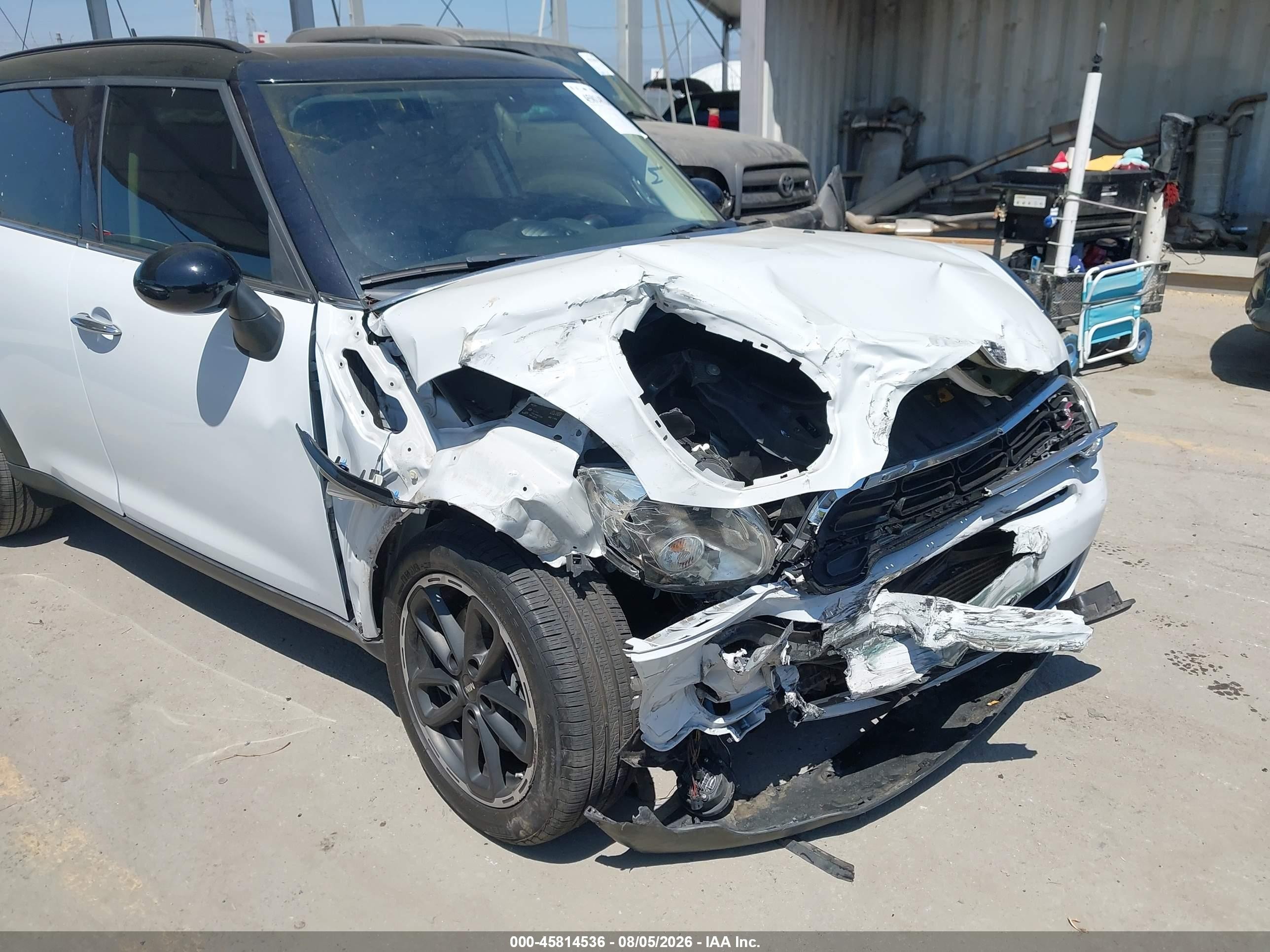 2015 Mini Countryman Cooper S White vin: WMWZC3C55FWT06654