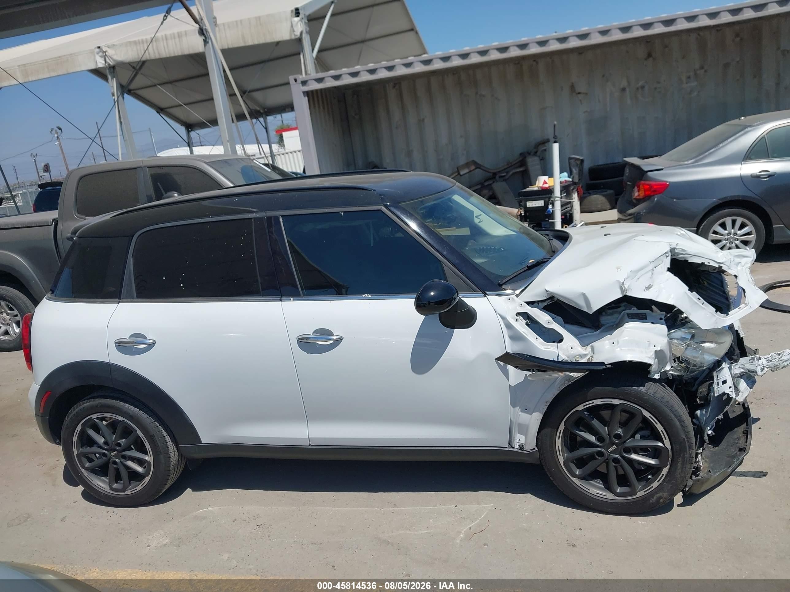 2015 Mini Countryman Cooper S White vin: WMWZC3C55FWT06654