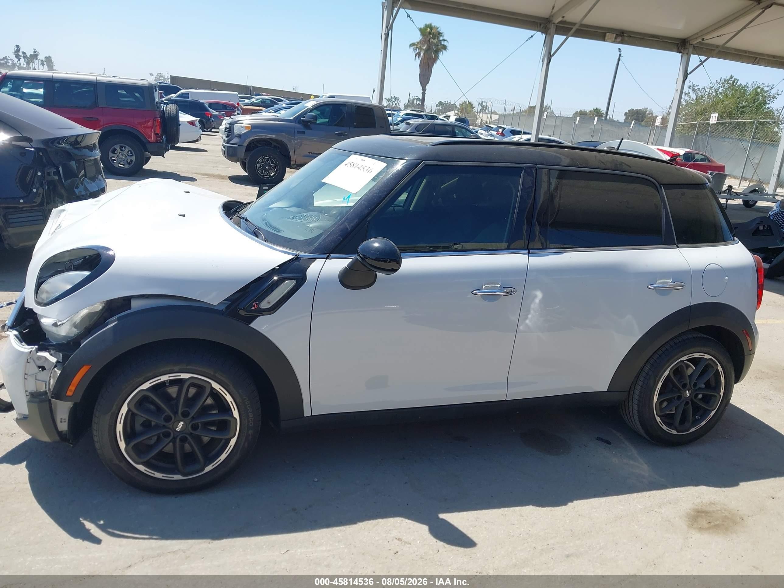 2015 Mini Countryman Cooper S White vin: WMWZC3C55FWT06654