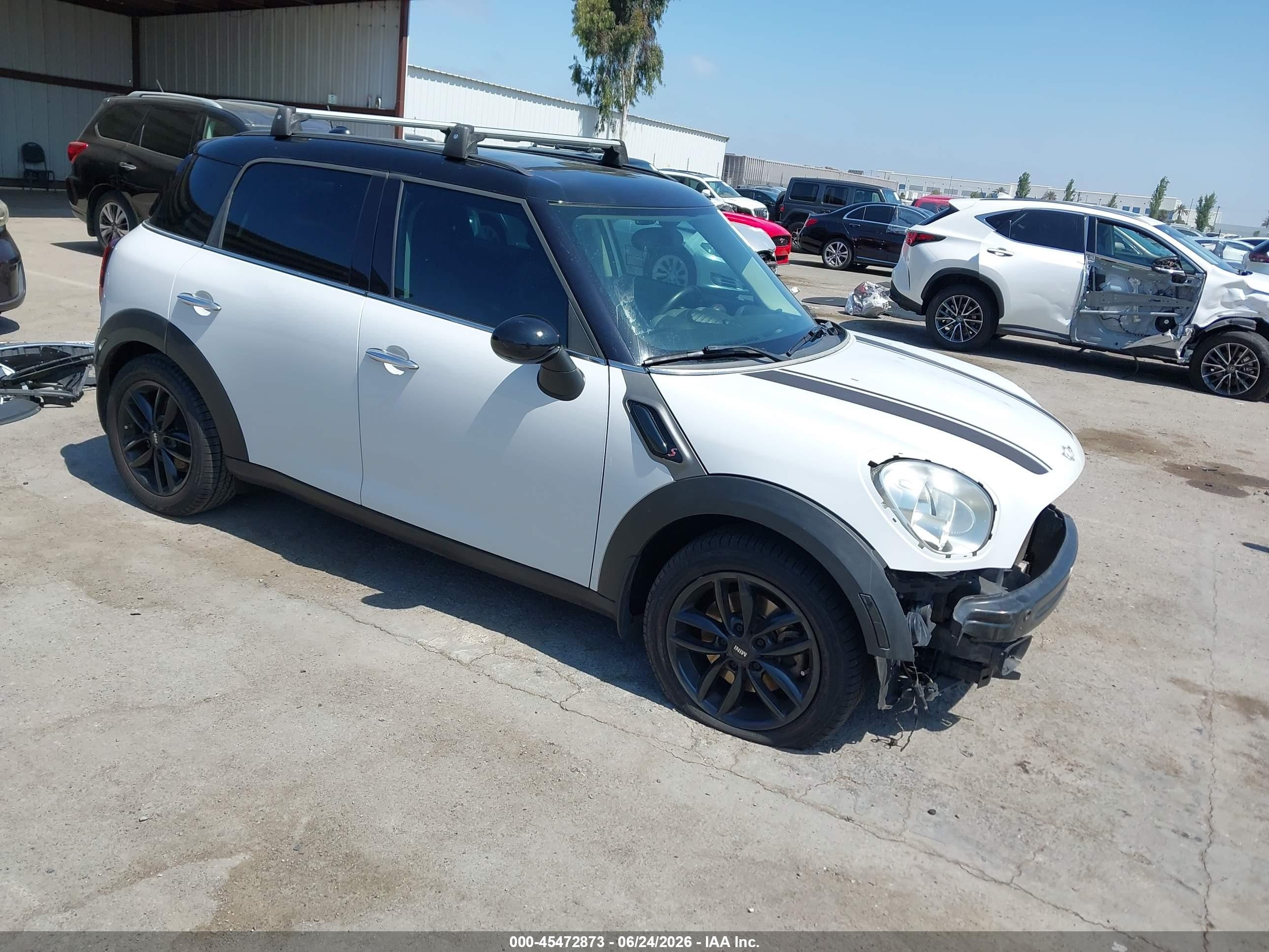 2012 Mini Cooper S Countryman   White vin: WMWZC3C56CWL84789