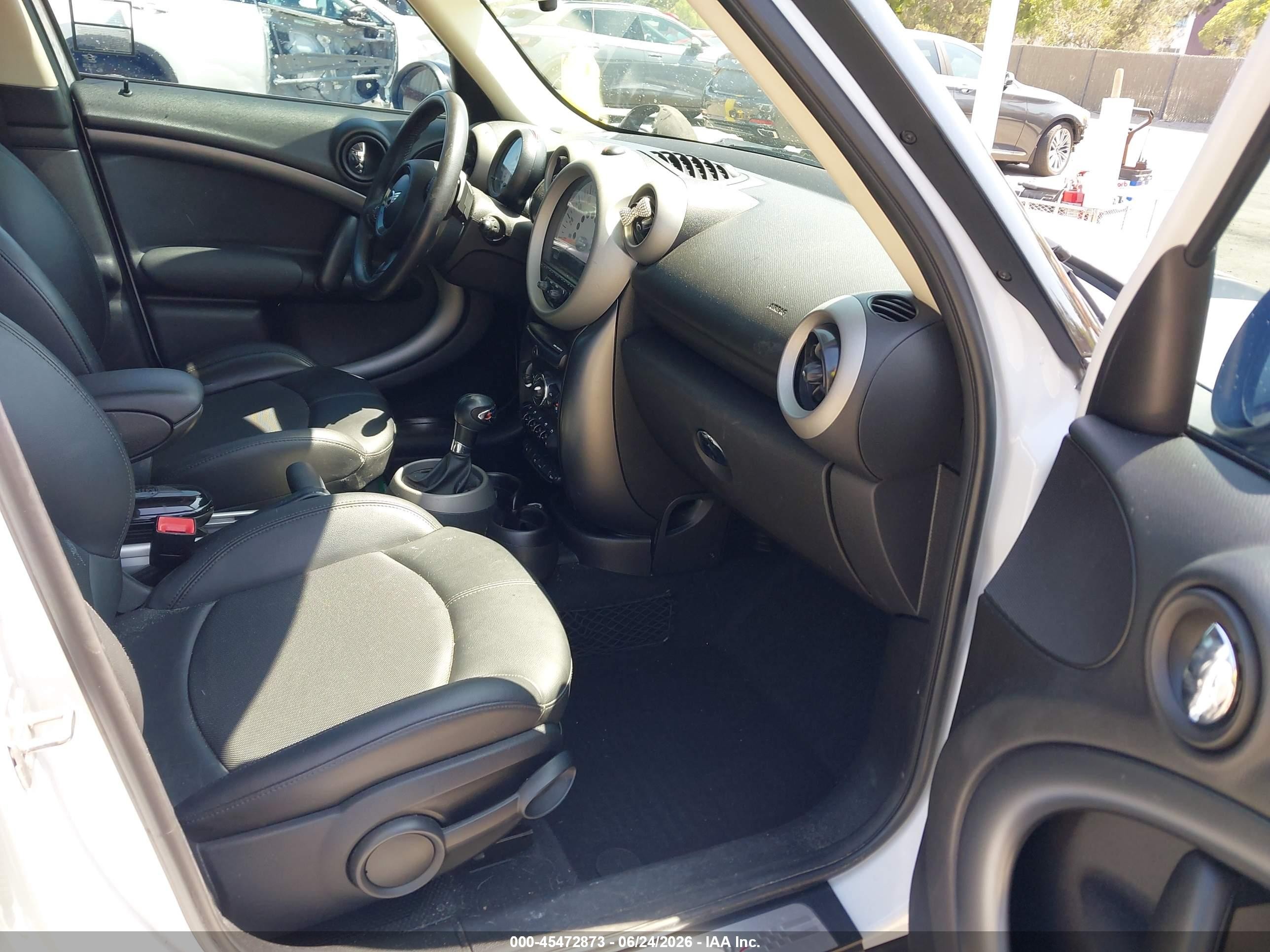 2012 Mini Cooper S Countryman   White vin: WMWZC3C56CWL84789