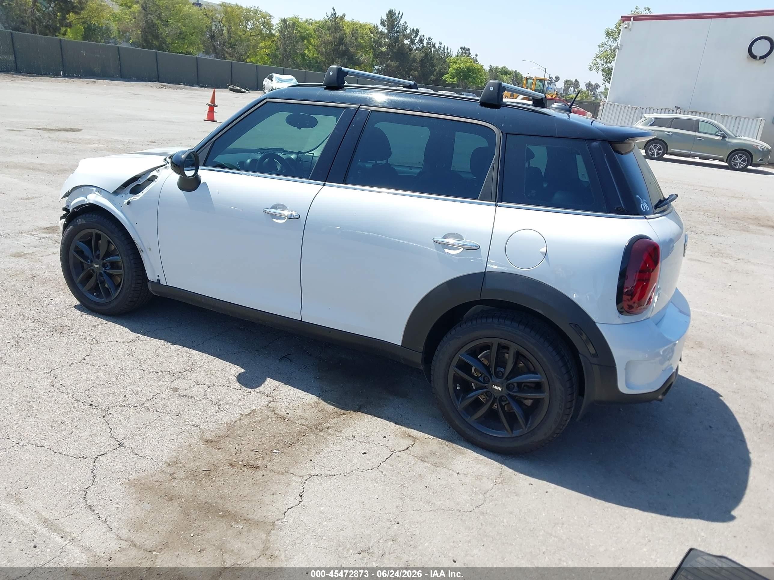 2012 Mini Cooper S Countryman   White vin: WMWZC3C56CWL84789