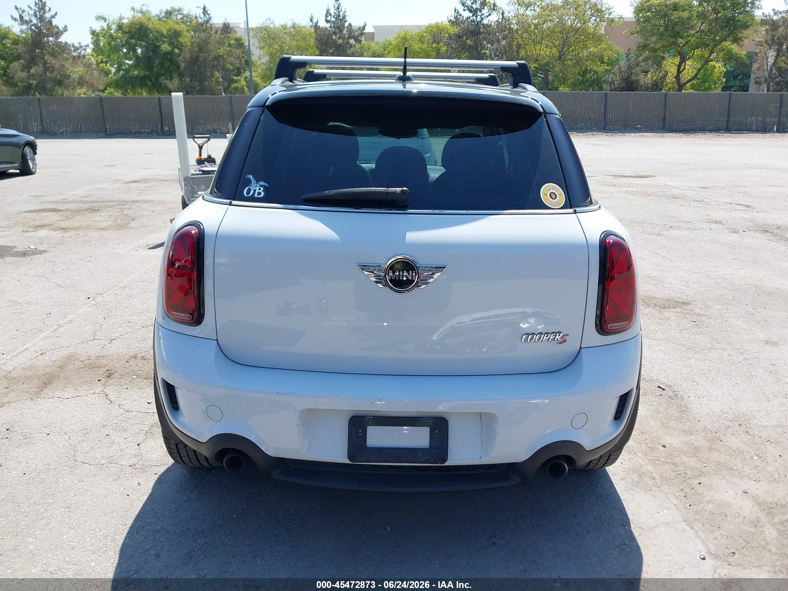 2012 Mini Cooper S Countryman   White vin: WMWZC3C56CWL84789