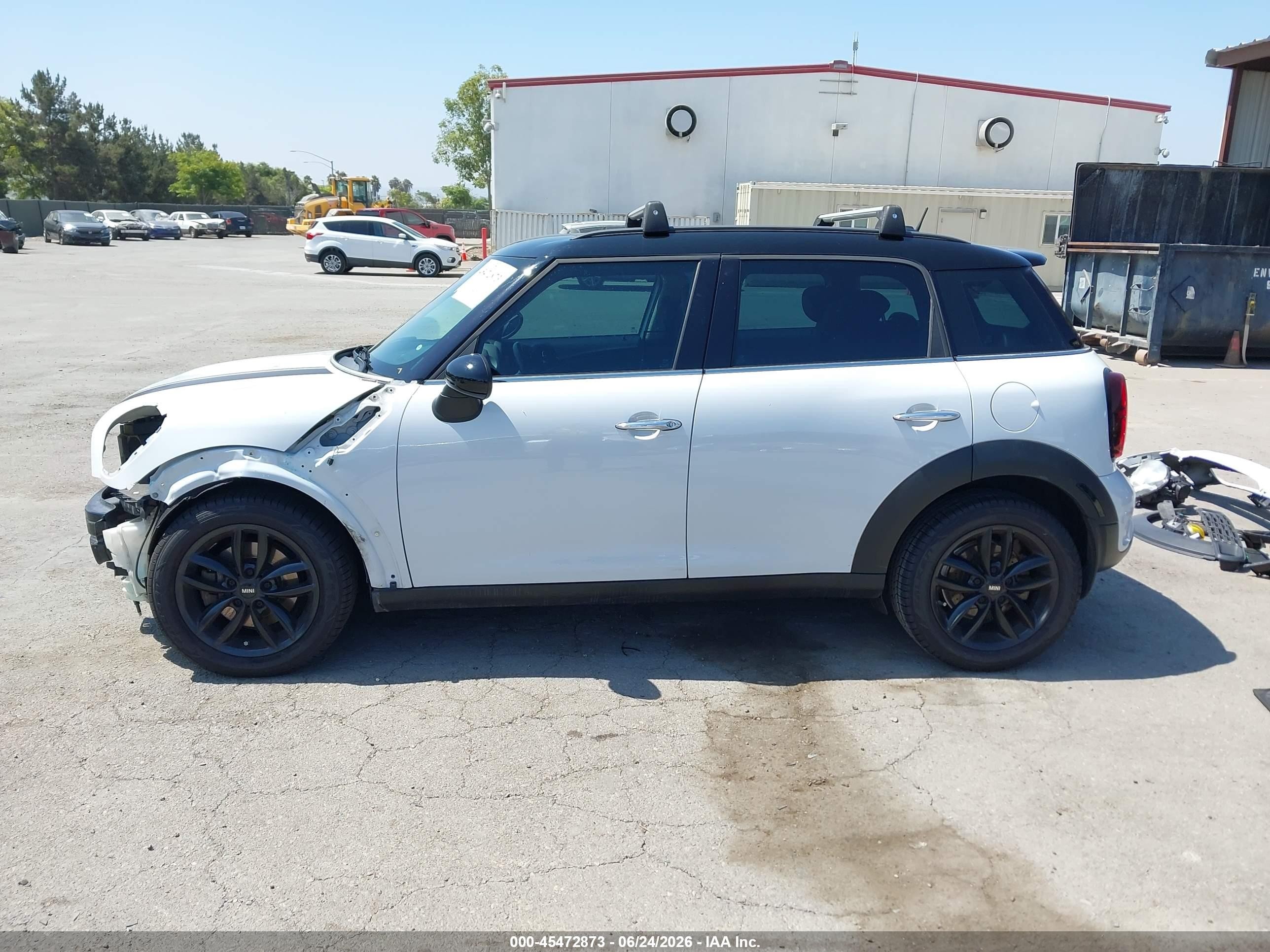 2012 Mini Cooper S Countryman   White vin: WMWZC3C56CWL84789