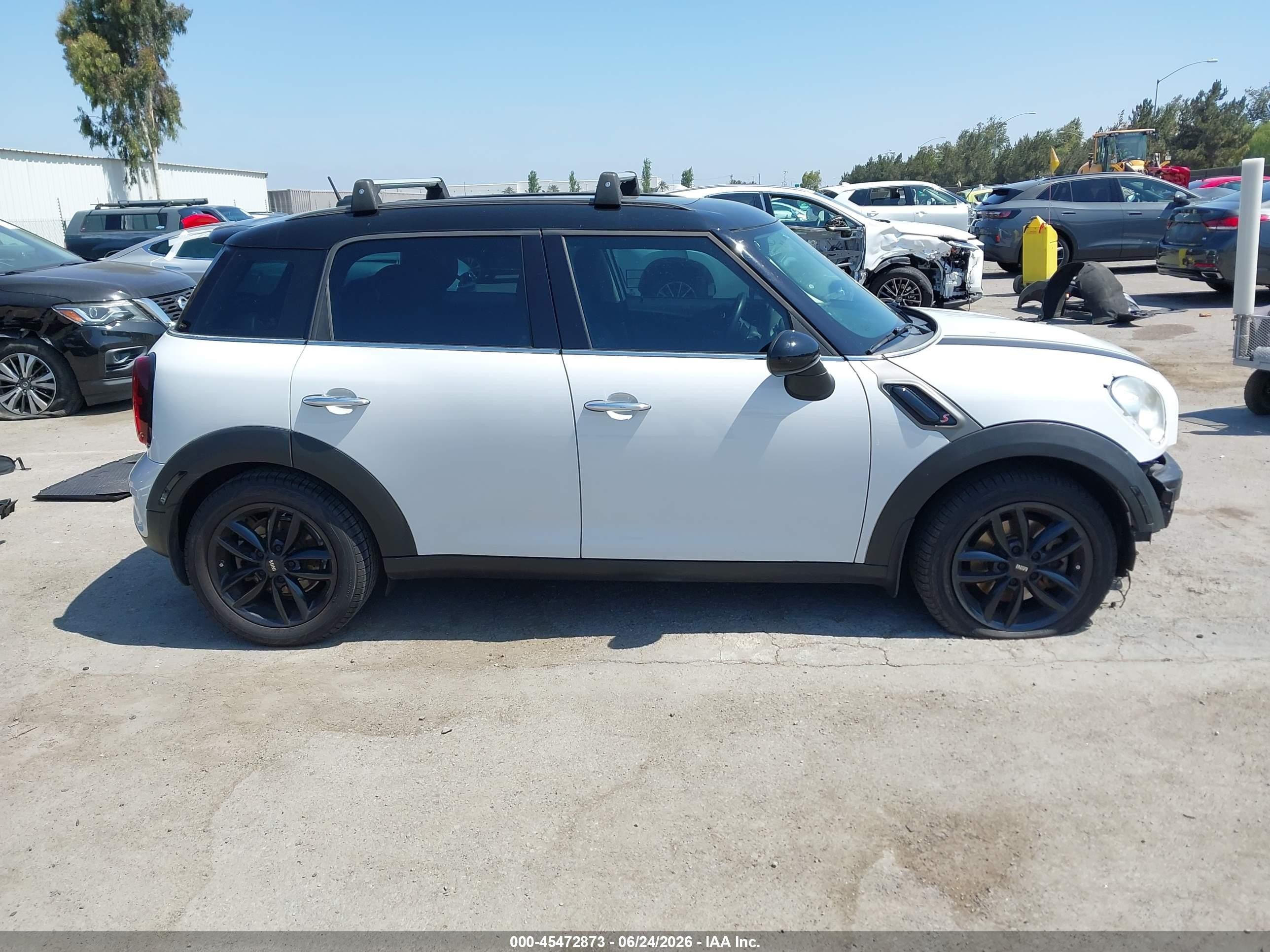 2012 Mini Cooper S Countryman   White vin: WMWZC3C56CWL84789