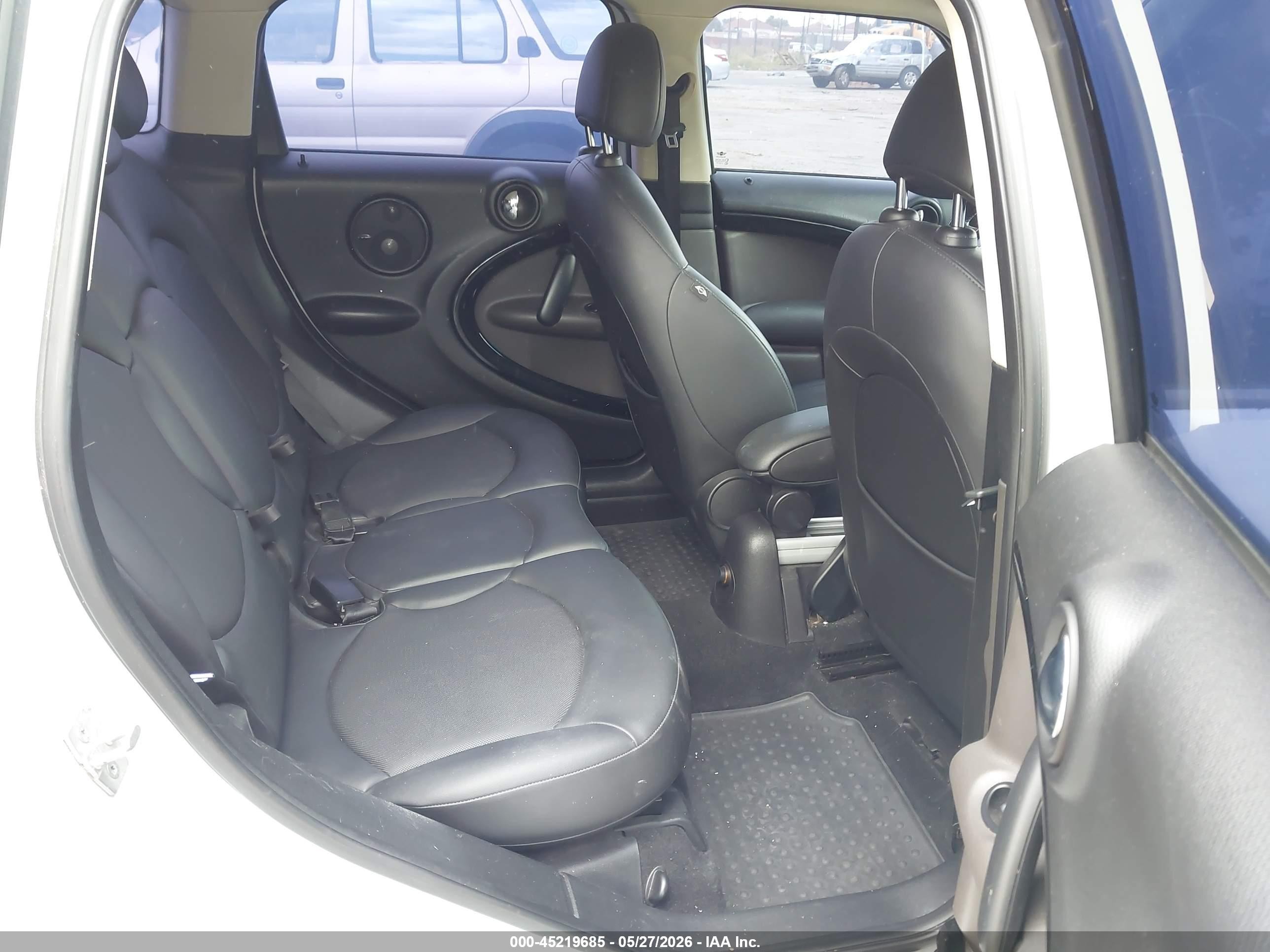 2012 Mini Cooper S Countryman   White vin: WMWZC3C56CWL86008