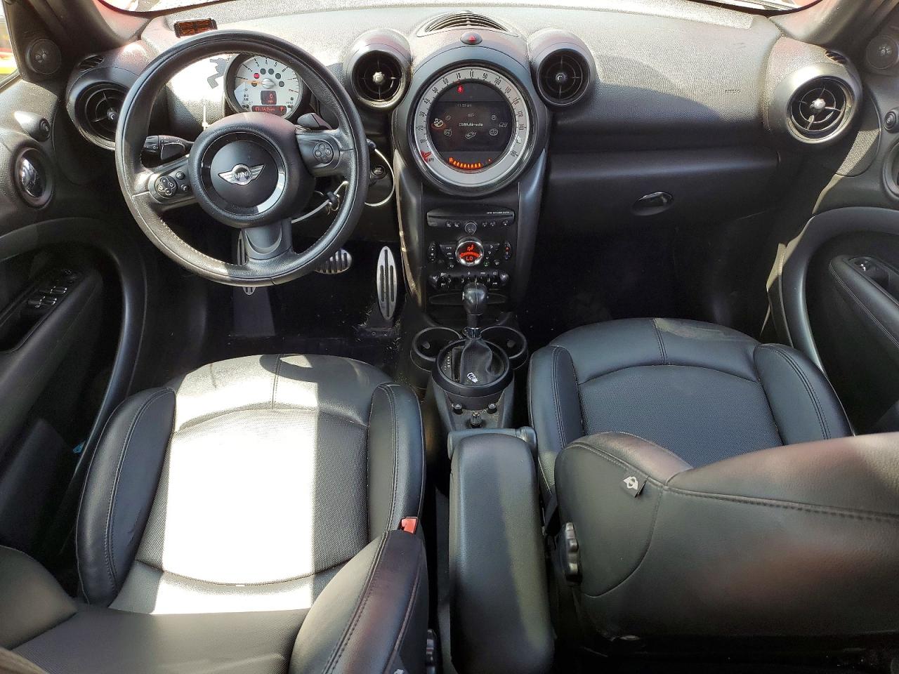2014 Mini Cooper S Countryman Red vin: WMWZC3C56EWT00828