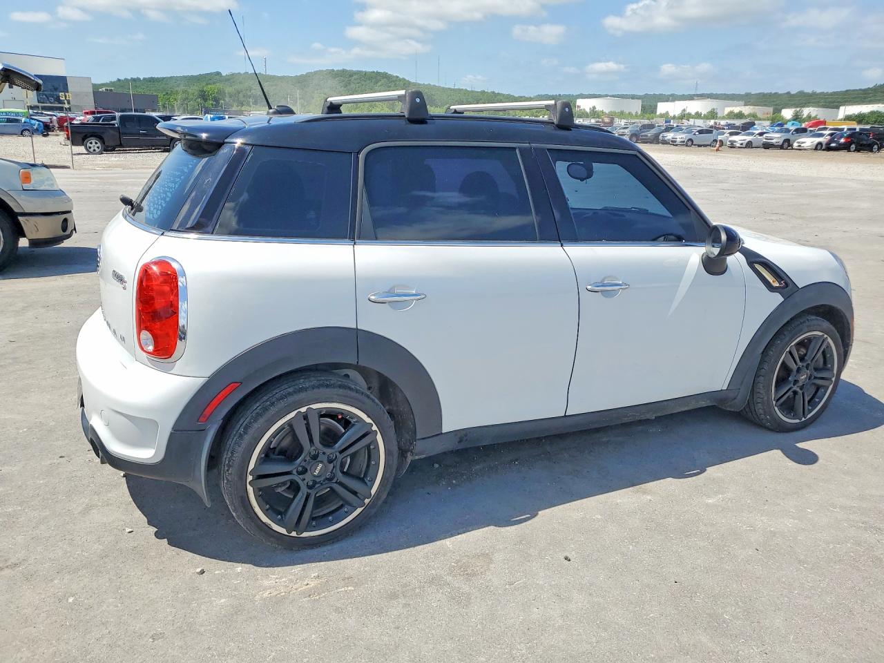2015 Mini Cooper S Countryman White vin: WMWZC3C59FWT04356