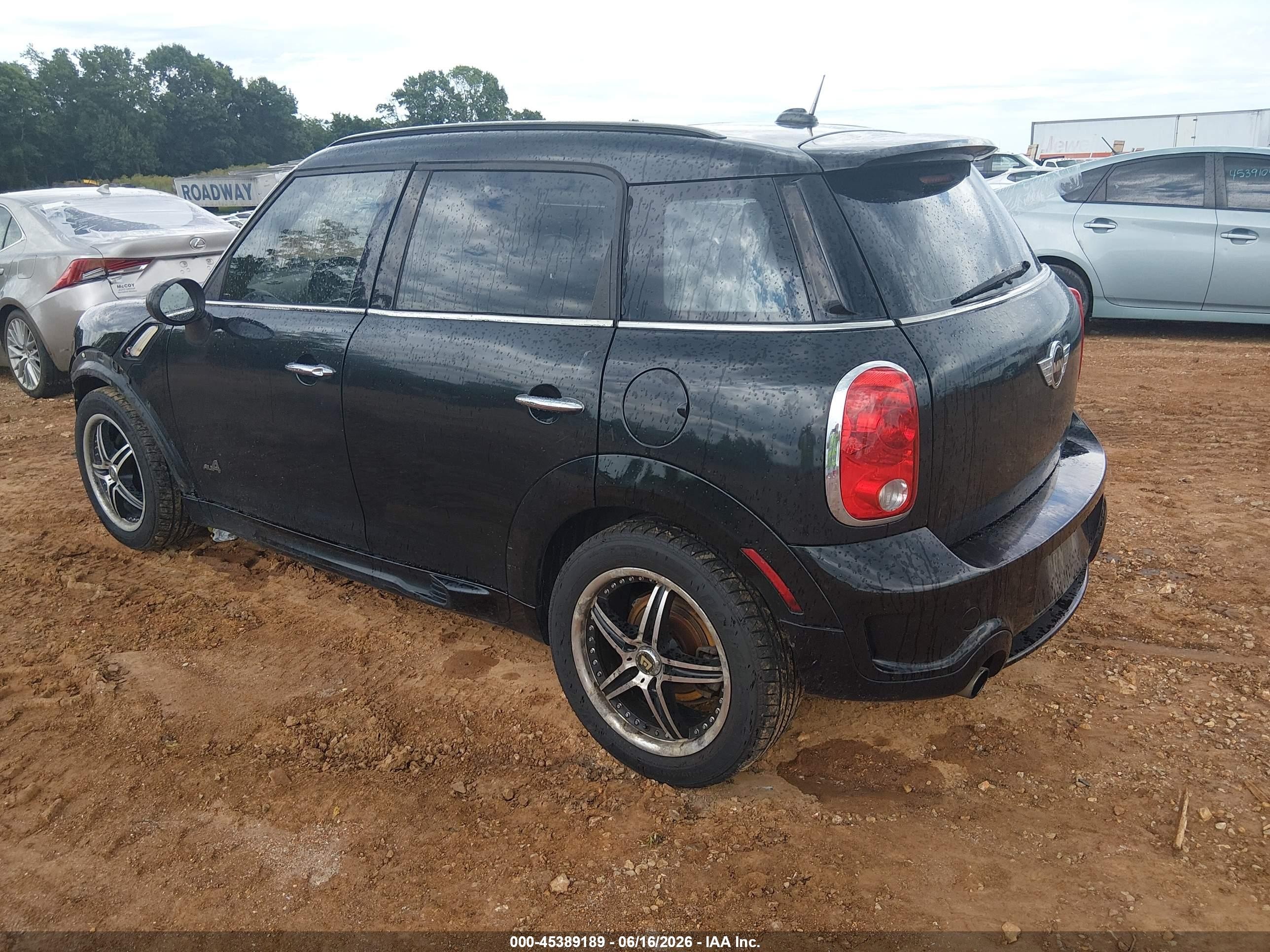 2011 Mini Cooper S Countryman   Black vin: WMWZC5C50BWM10751