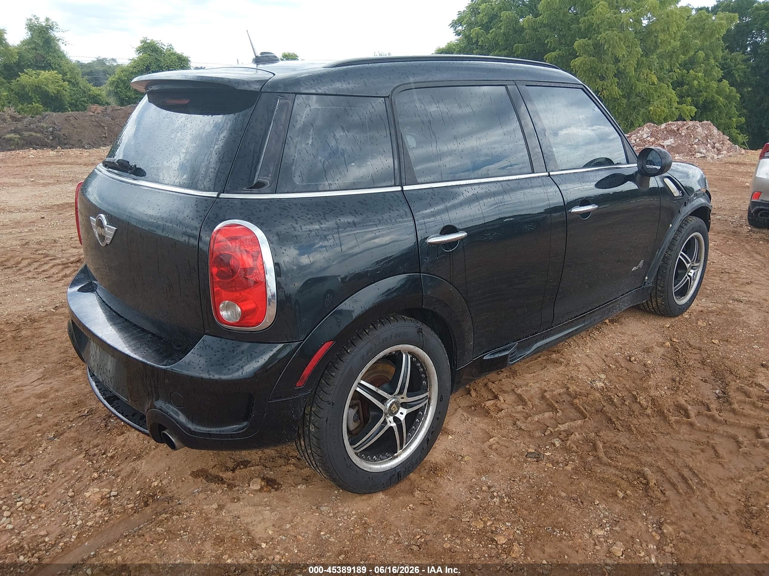 2011 Mini Cooper S Countryman   Black vin: WMWZC5C50BWM10751