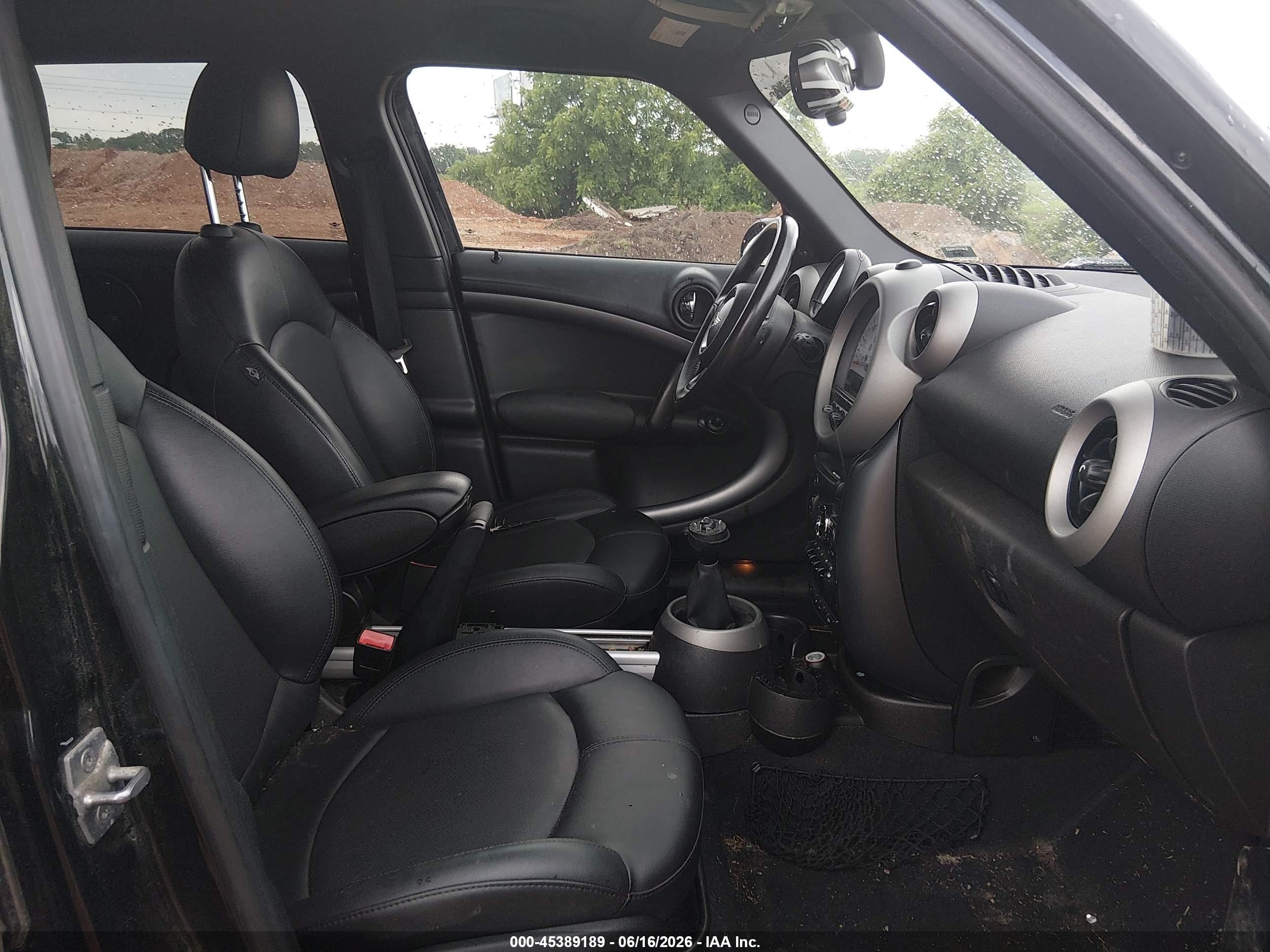 2011 Mini Cooper S Countryman   Black vin: WMWZC5C50BWM10751