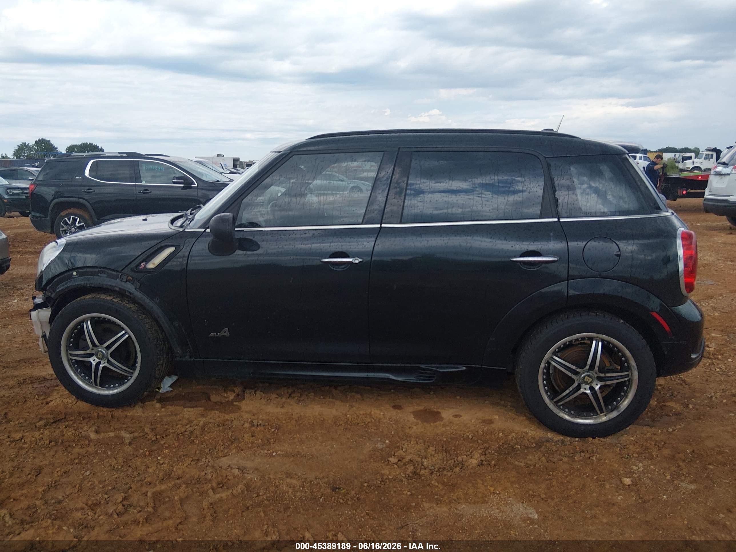 2011 Mini Cooper S Countryman   Black vin: WMWZC5C50BWM10751